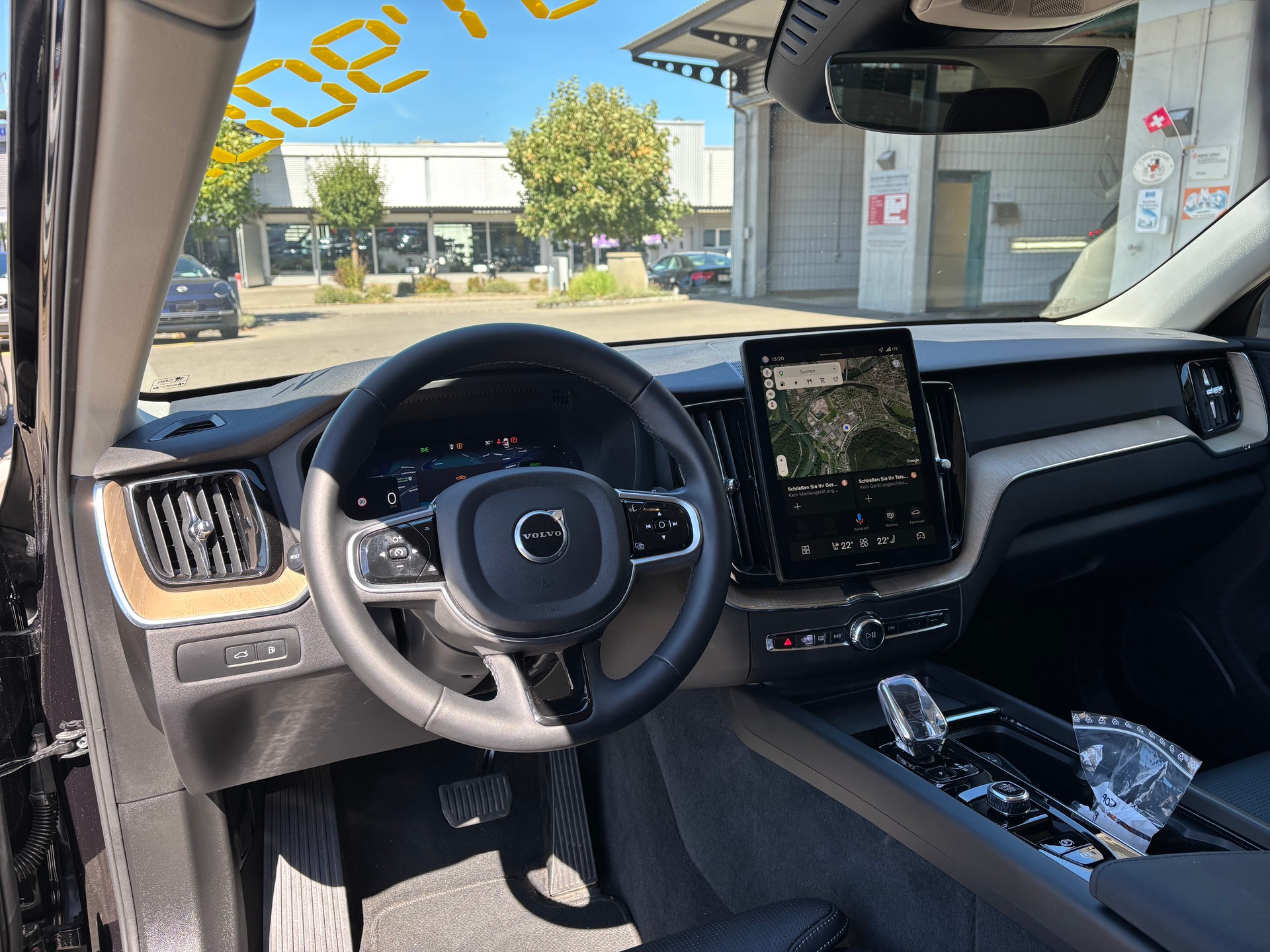 VOLVO XC60 T6 eAWD PluginHybrid Plus Dark Geartronic-image-11
