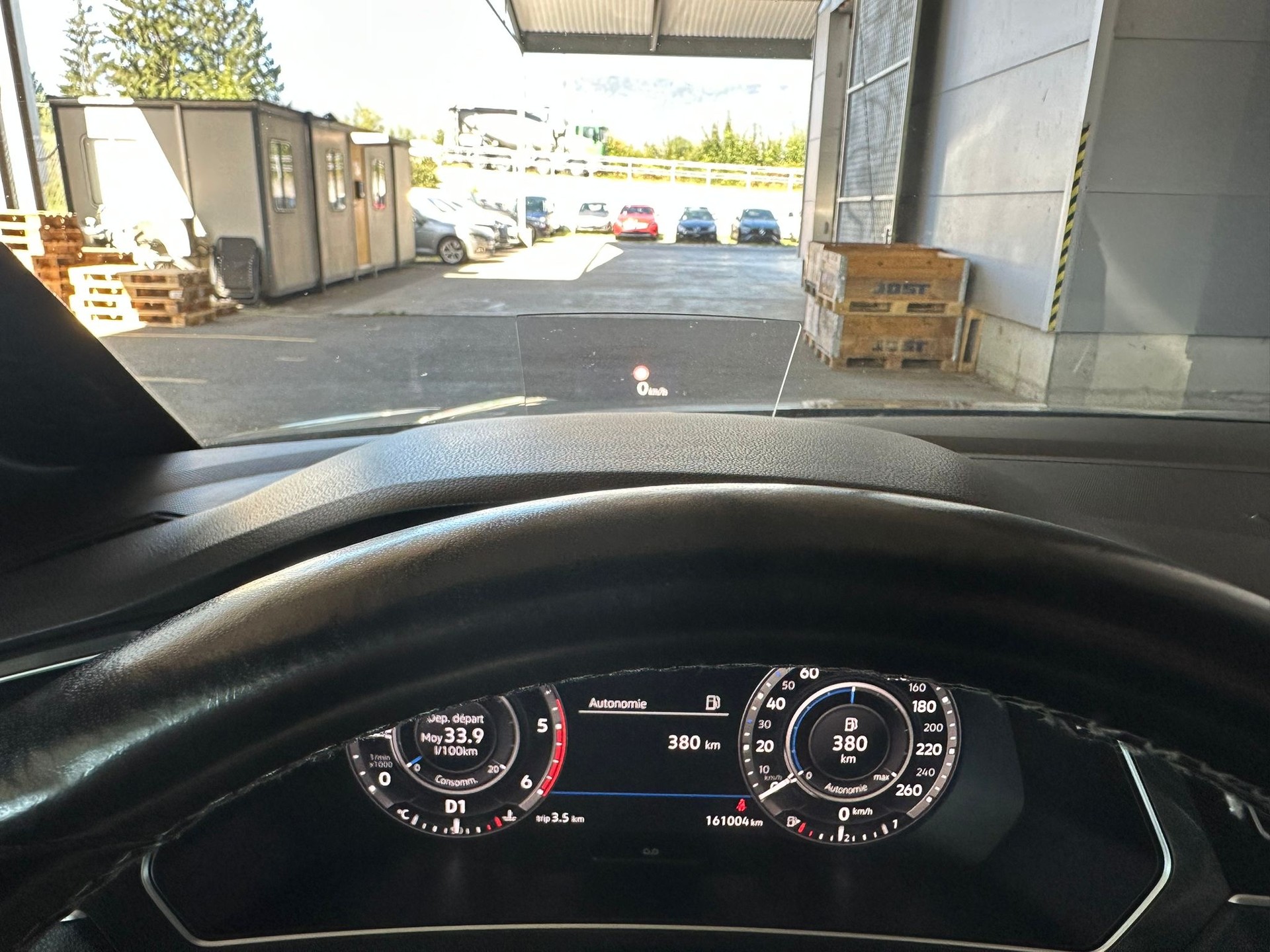 VW Tiguan 2.0 TDI R-Line 4Motion DSG-image-9