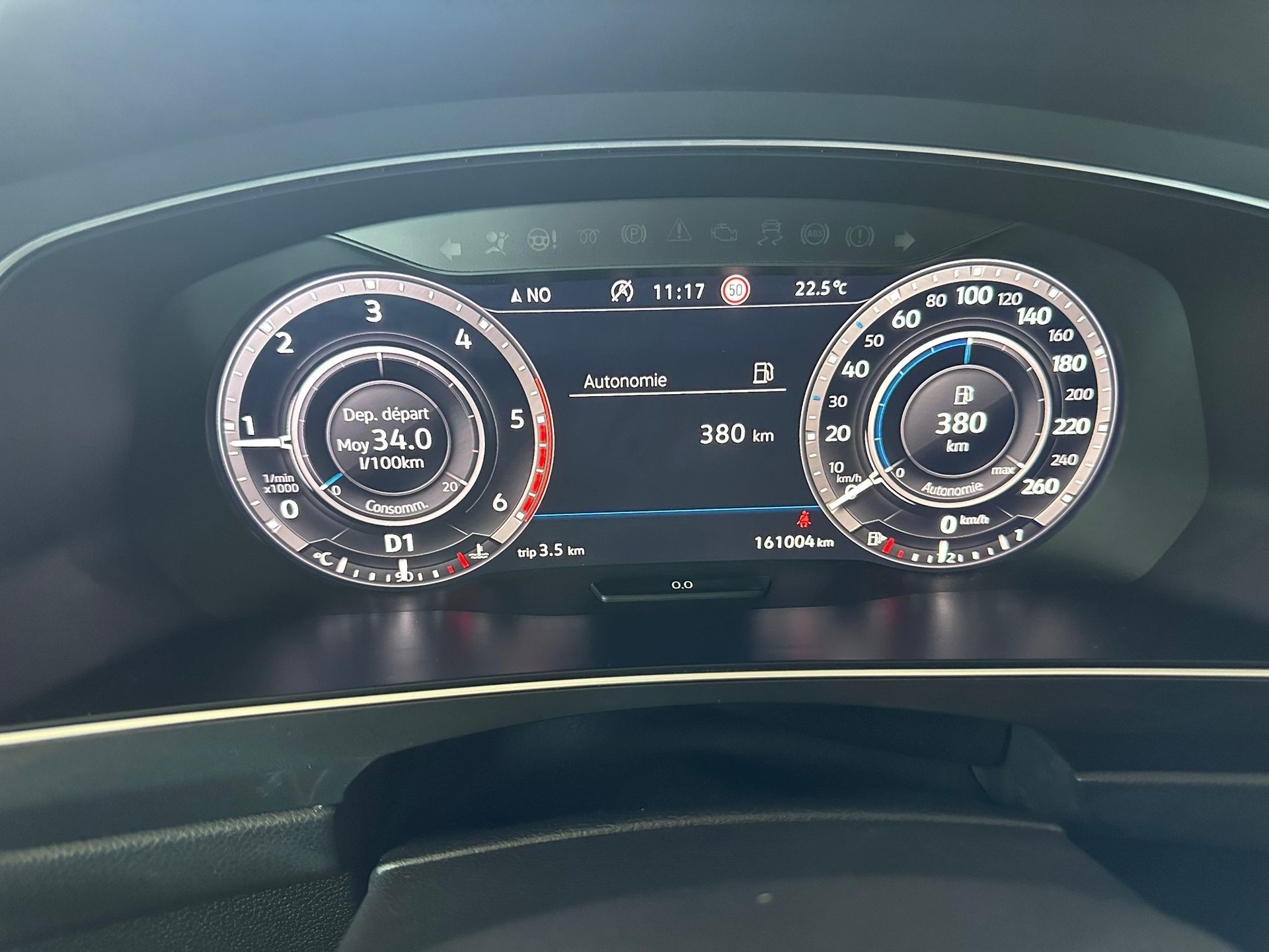 VW Tiguan 2.0 TDI R-Line 4Motion DSG-image-8