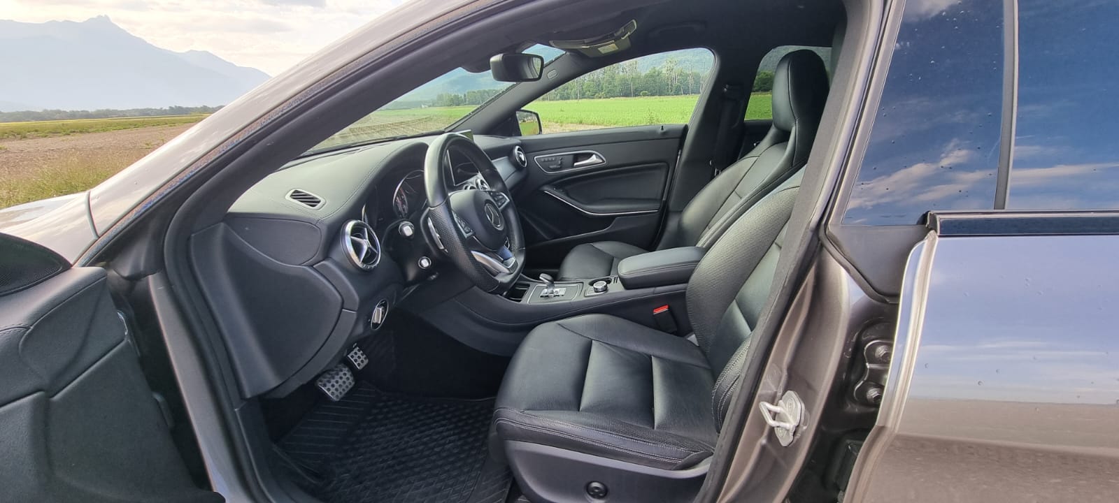 MERCEDES-BENZ CLA Shooting Brake 45 AMG 4Matic Speedshift-image-6