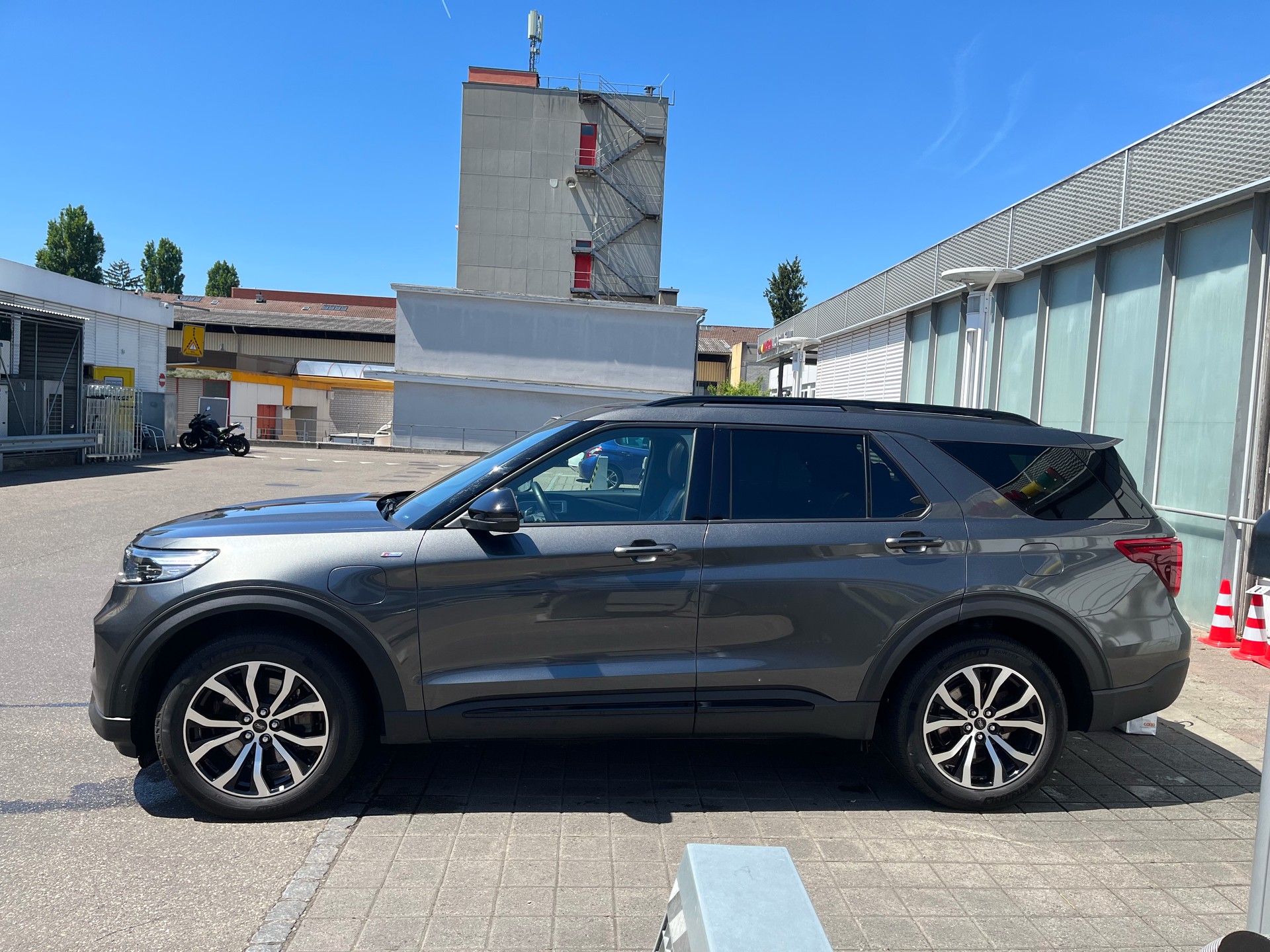FORD 3.0 V6 Plug-in Hybrid ST-Line-image-3