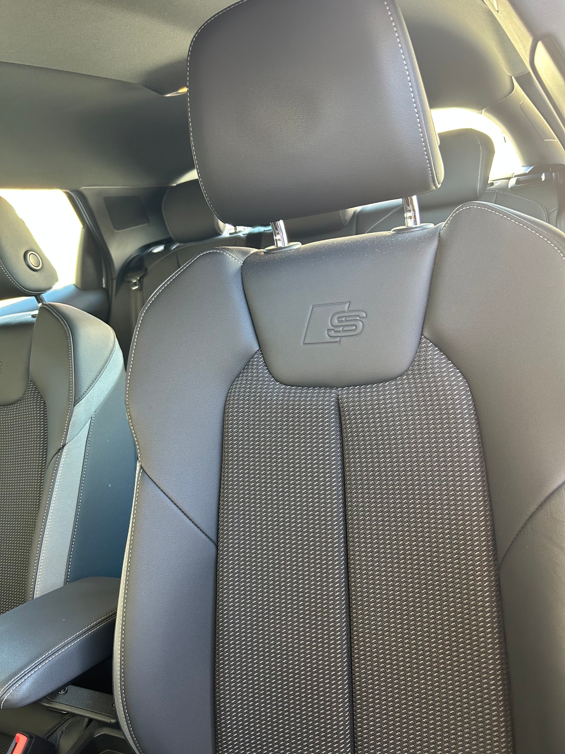 AUDI Sportback 35 TFSI S line-image-6