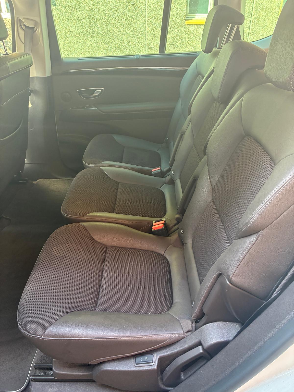 RENAULT Espace 1.6 dCi Intens EDC-image-9