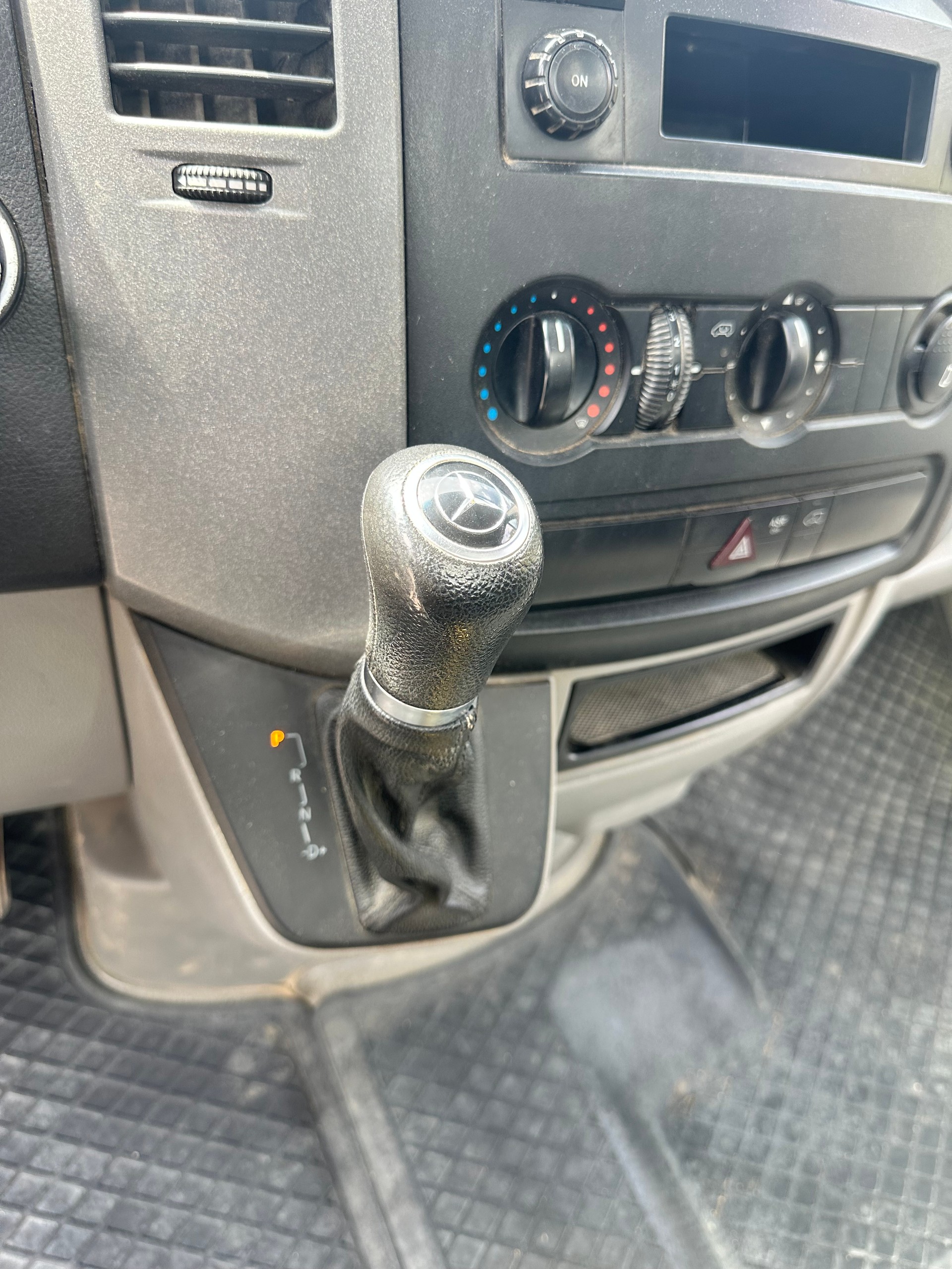 MERCEDES-BENZ 316 CDI-image-10