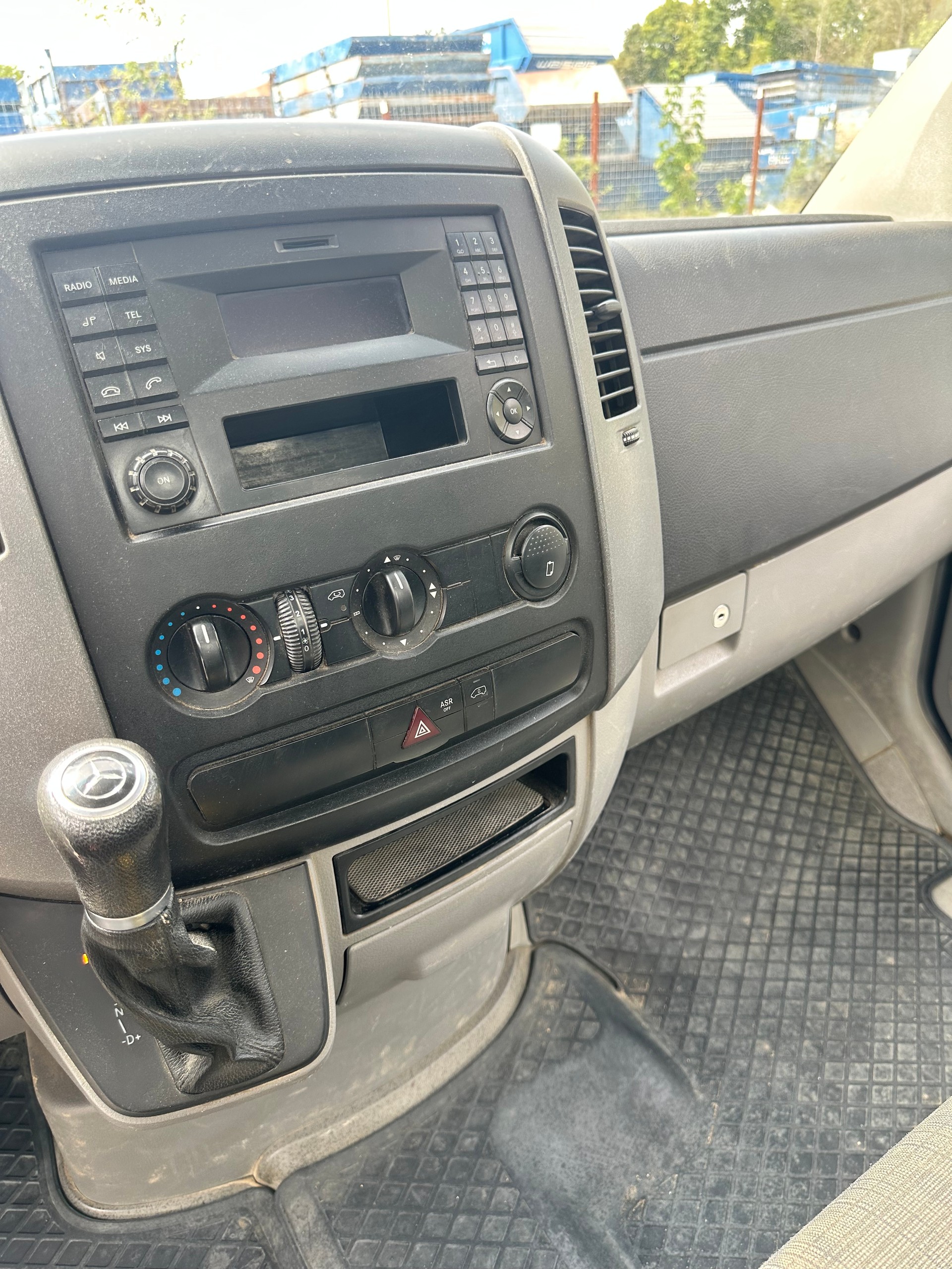 MERCEDES-BENZ 316 CDI-image-11