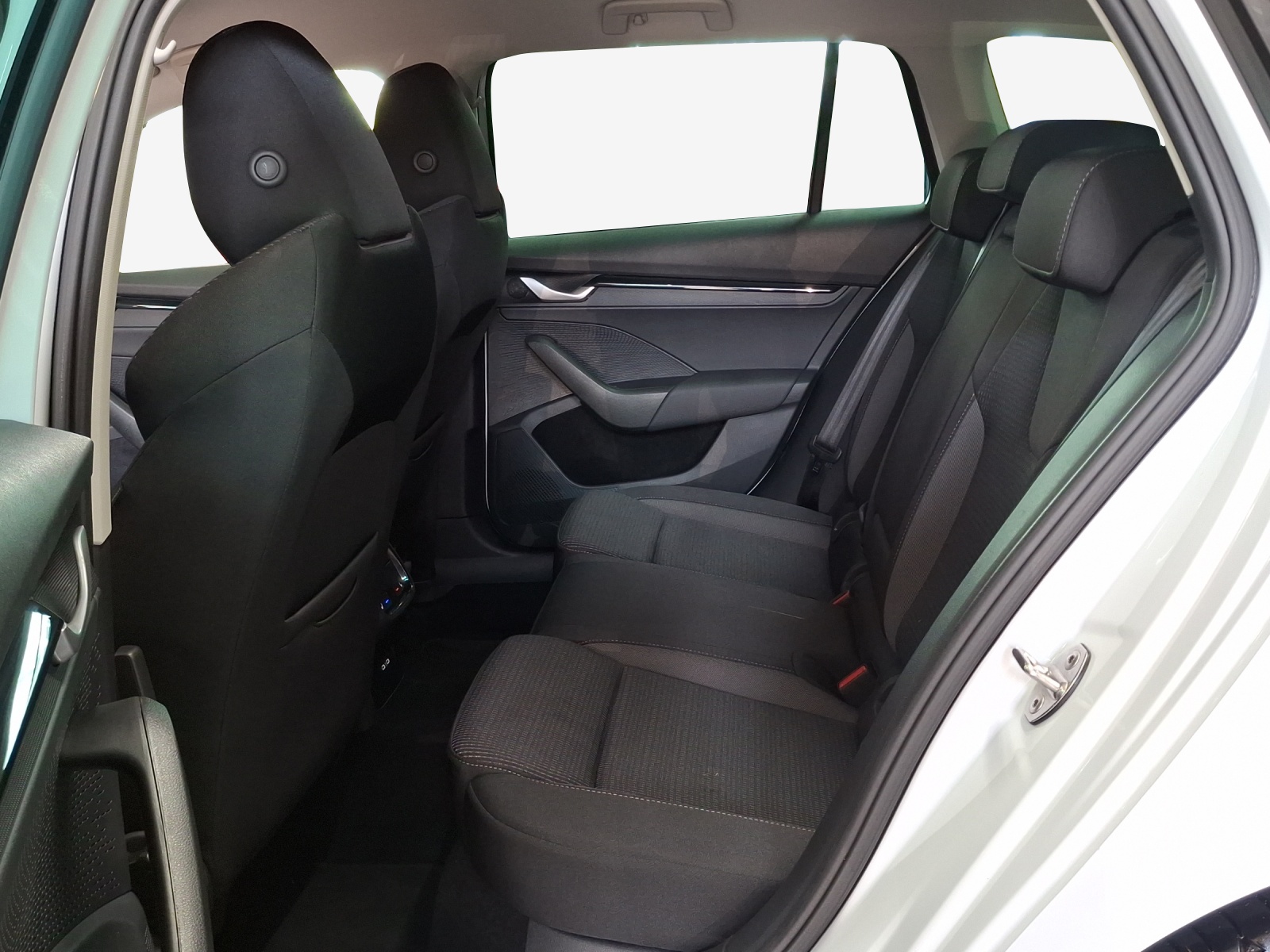 SKODA Octavia Combi 1.5 TSI mHEV DSG Dynamic-image-11
