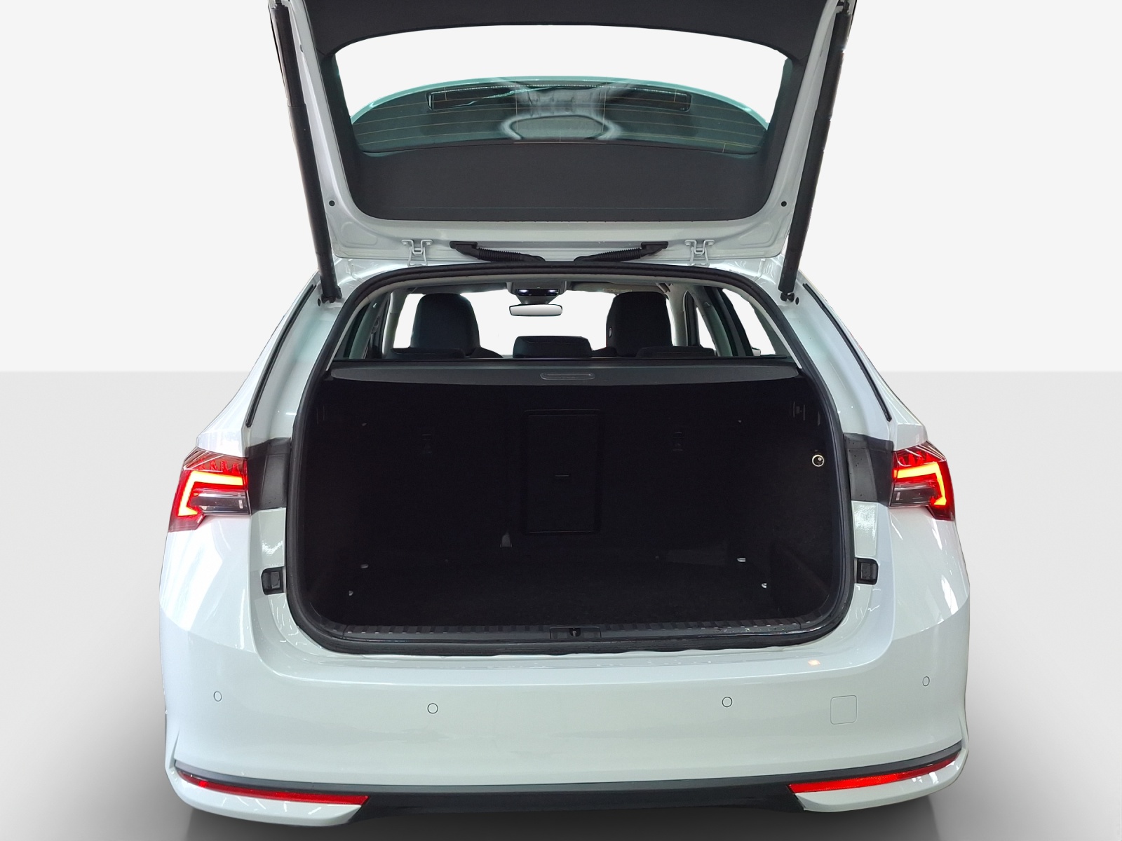 SKODA Octavia Combi 1.5 TSI mHEV DSG Dynamic-image-12