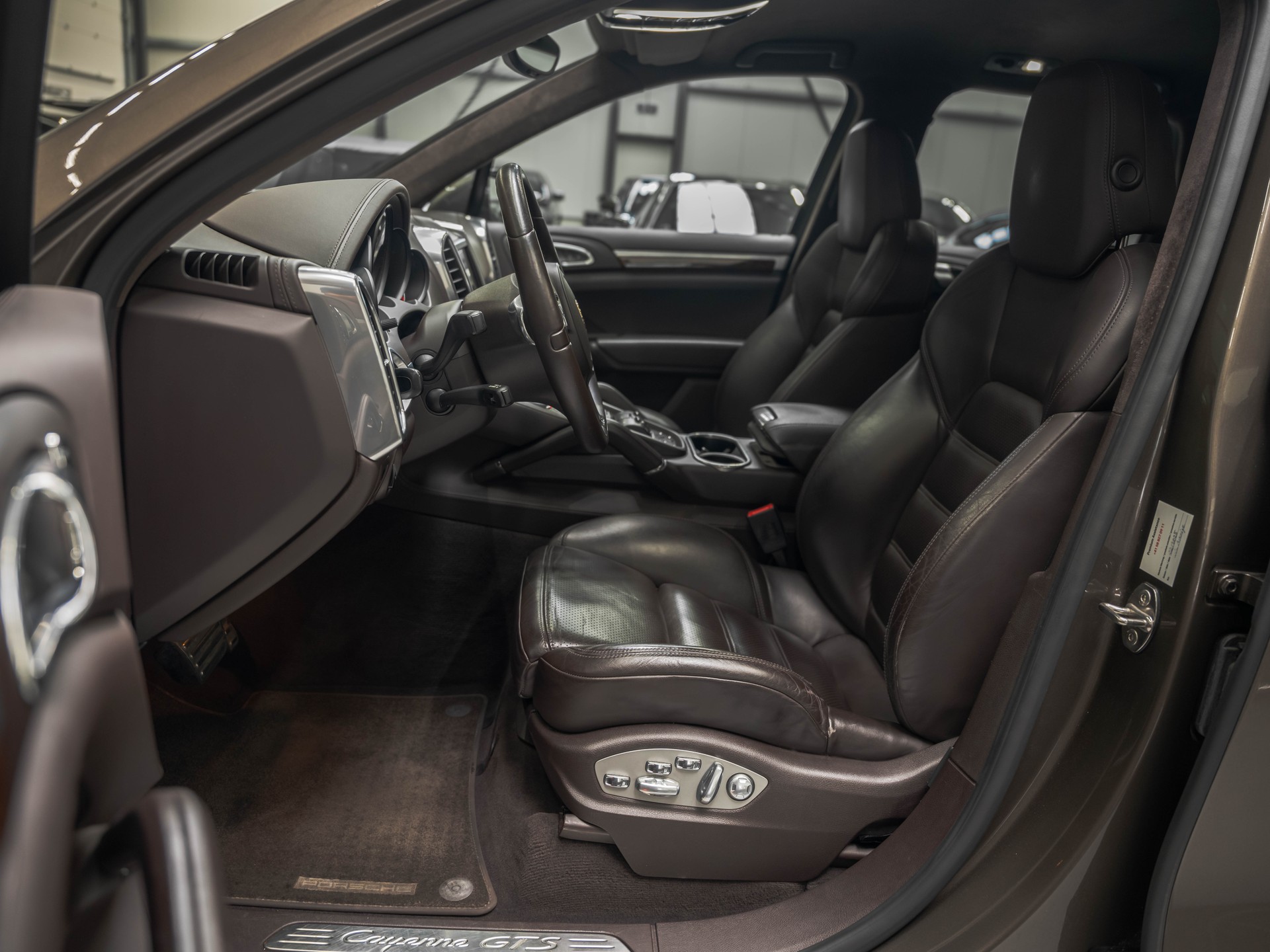 PORSCHE Cayenne GTS-image-8