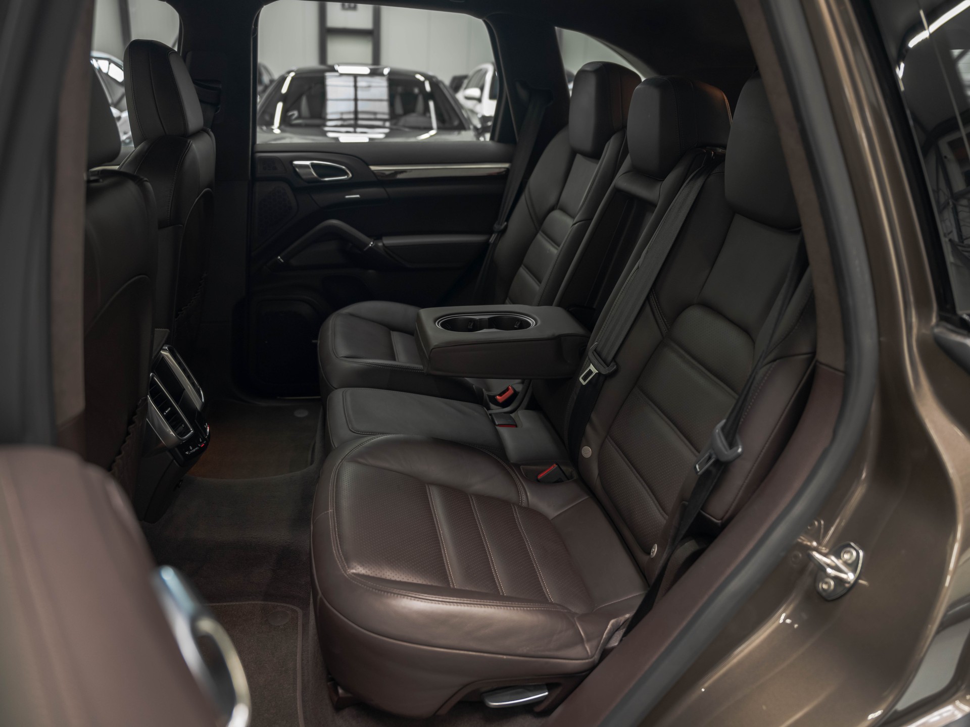 PORSCHE Cayenne GTS-image-11