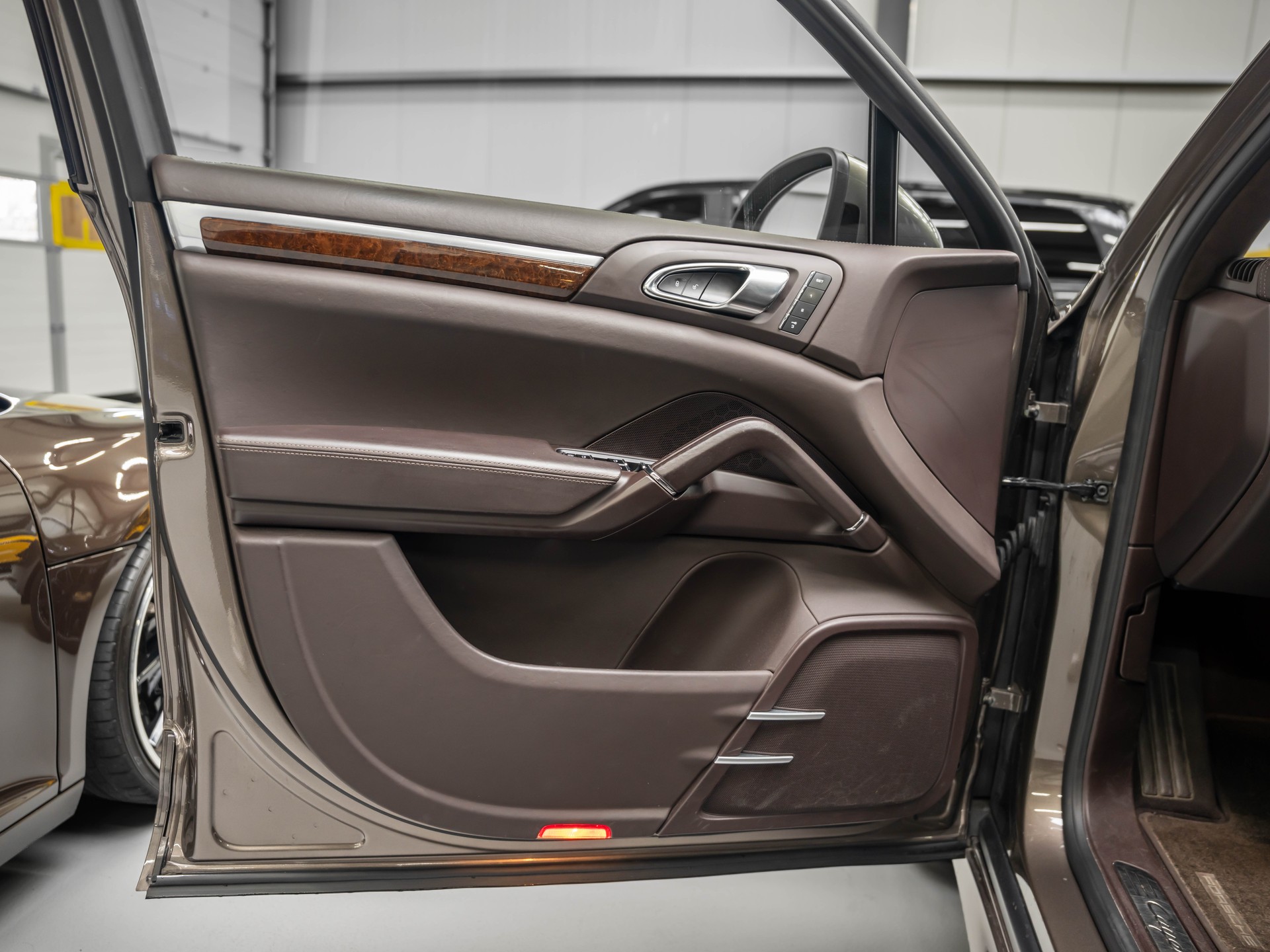 PORSCHE Cayenne GTS-image-18