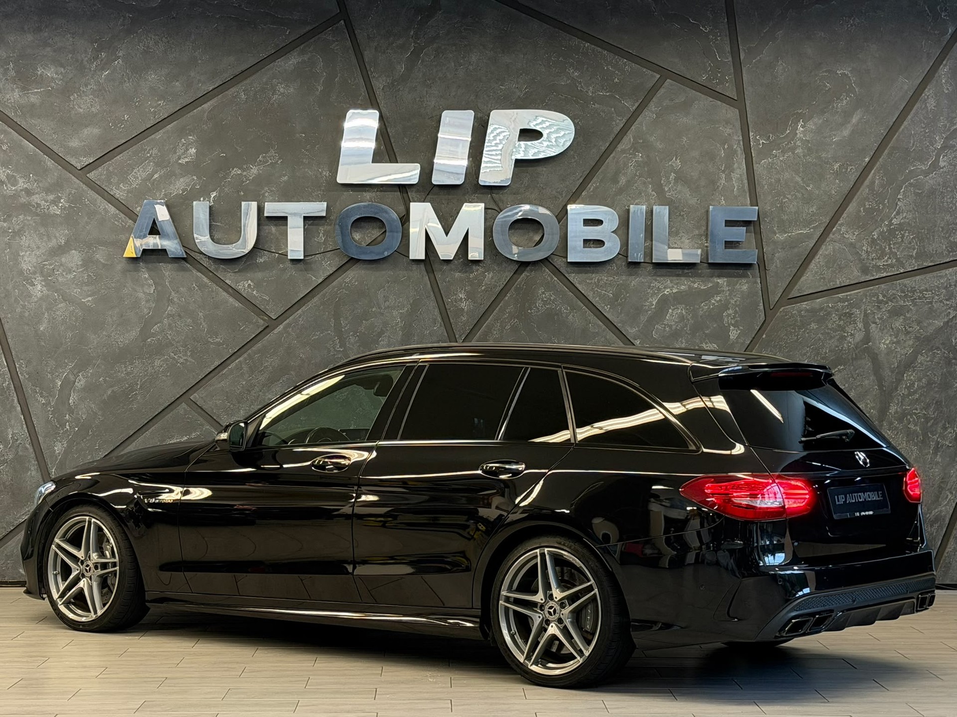 MERCEDES-BENZ C 63 AMG Speedshift-image-7