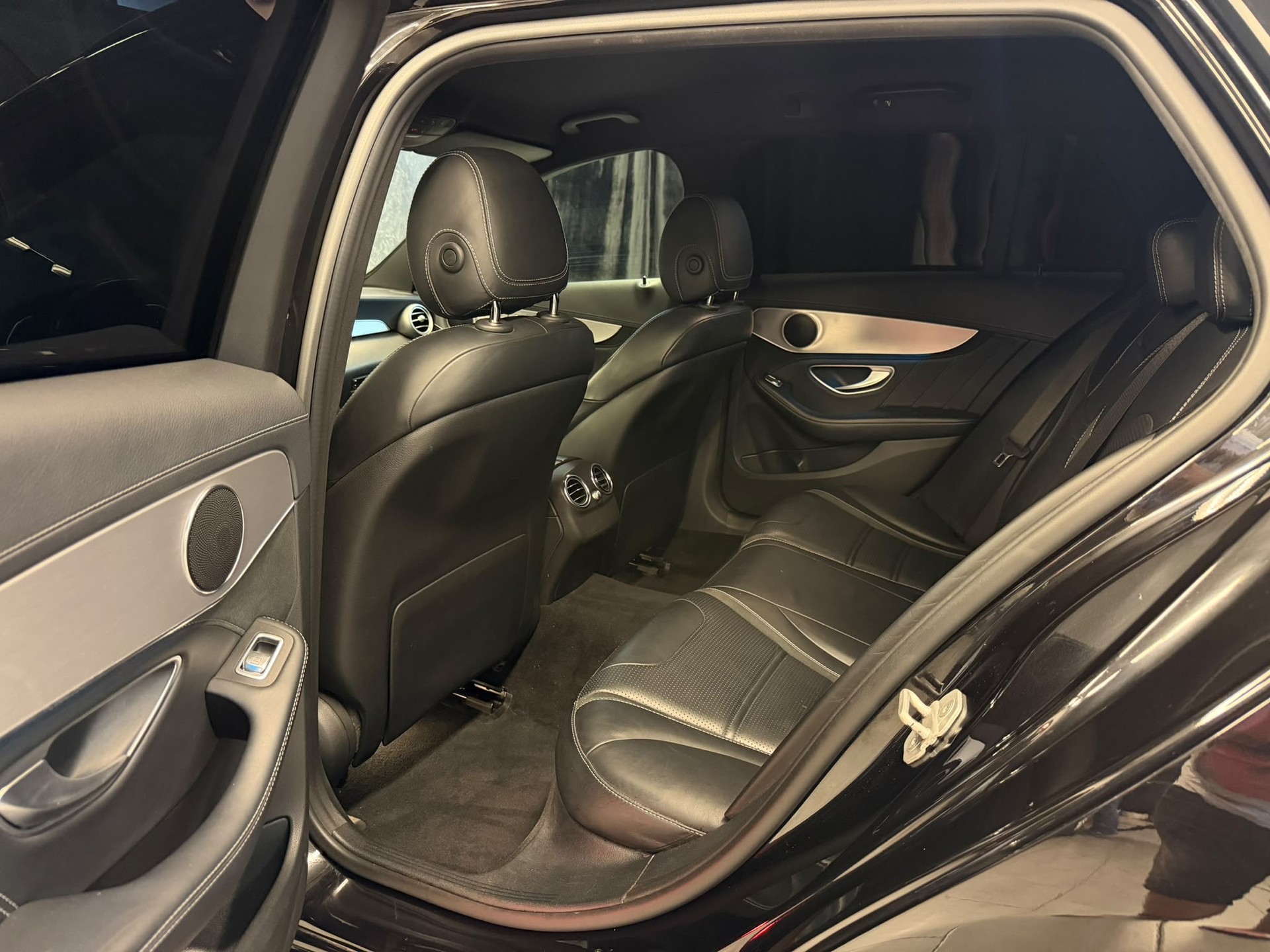 MERCEDES-BENZ C 63 AMG Speedshift-image-12