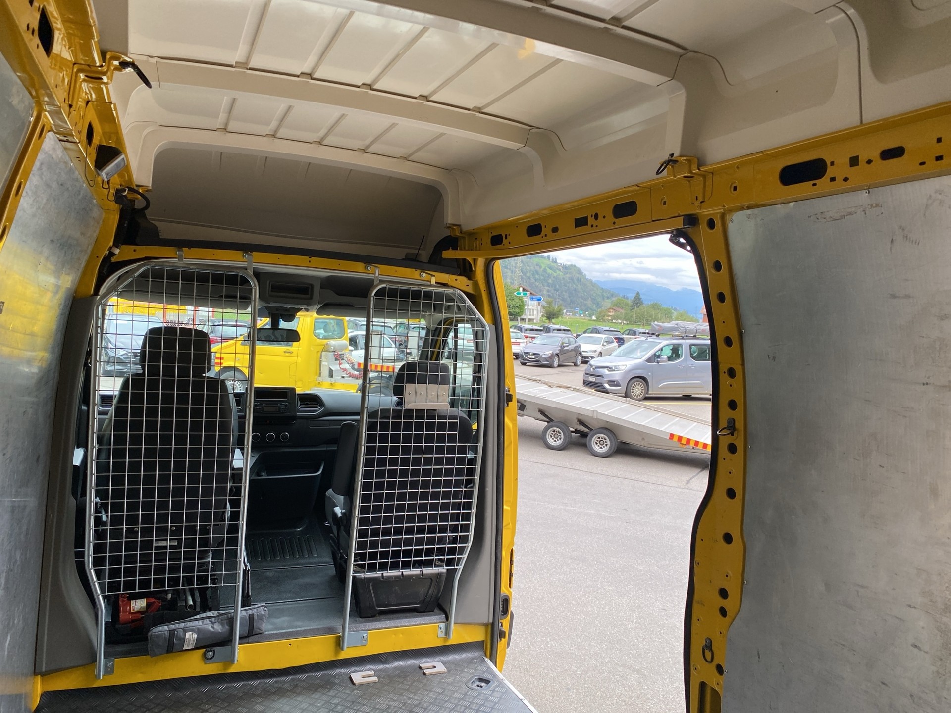 RENAULT Master T35 2.3dCi 135 L3H3-image-12