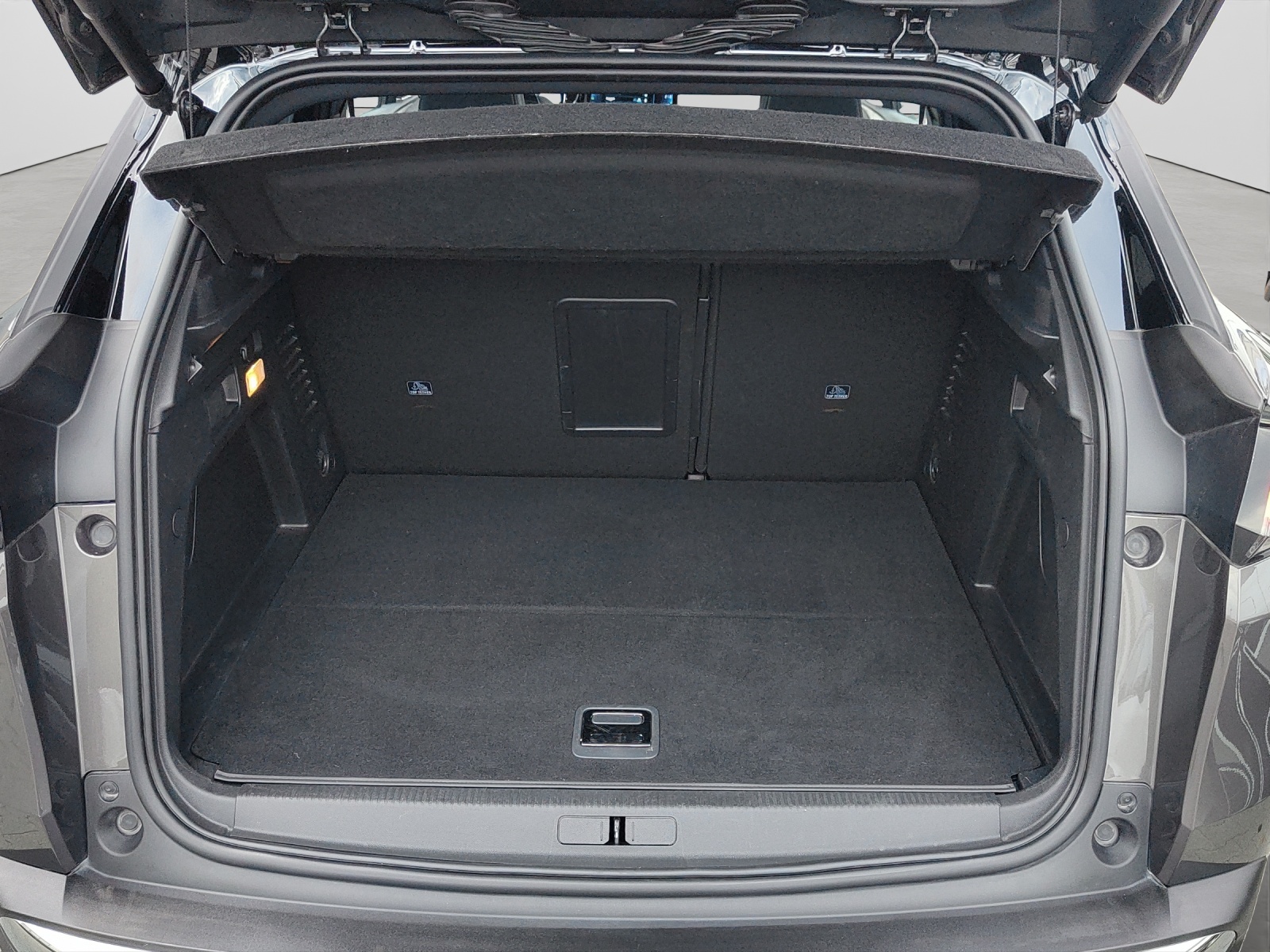 PEUGEOT 3008 1.6 Plug-in Hybrid4 GT Pack-image-14
