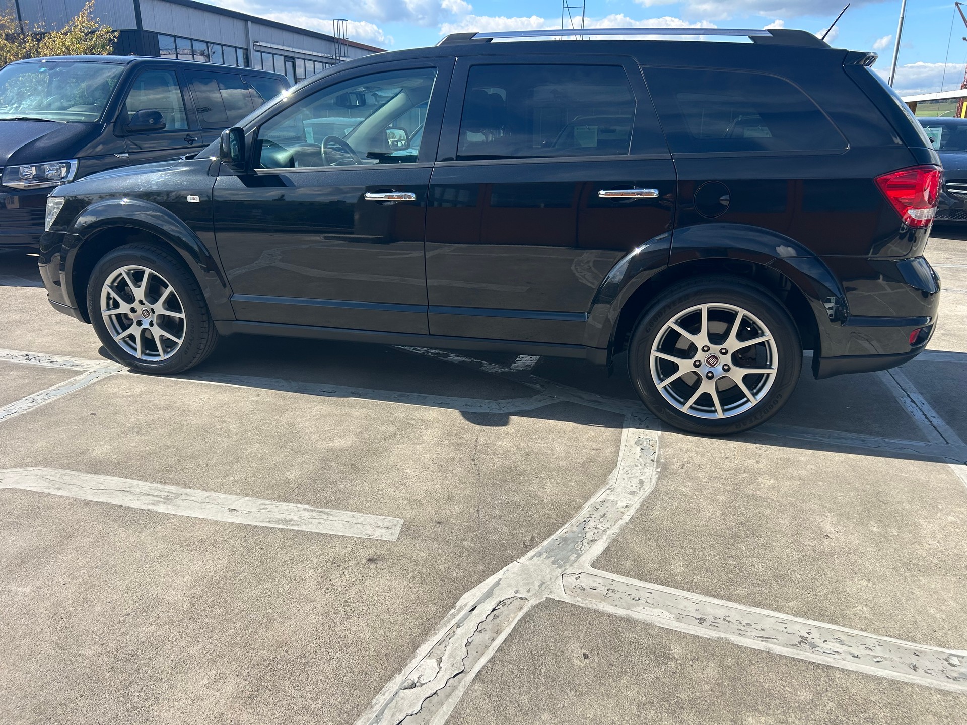FIAT Freemont 2.0 MJ Lounge AWD Automat-image-1