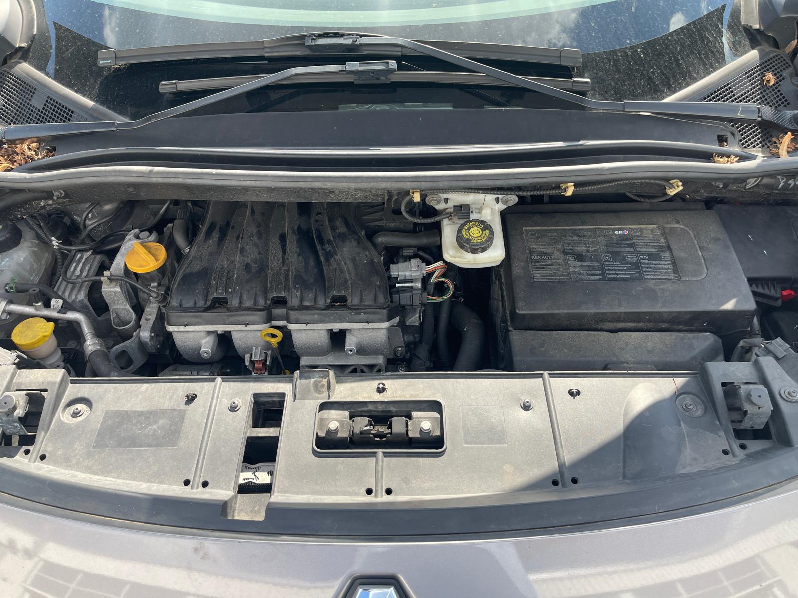 RENAULT Scénic 2.0 16V Bose X-Tronic CVT-image-6