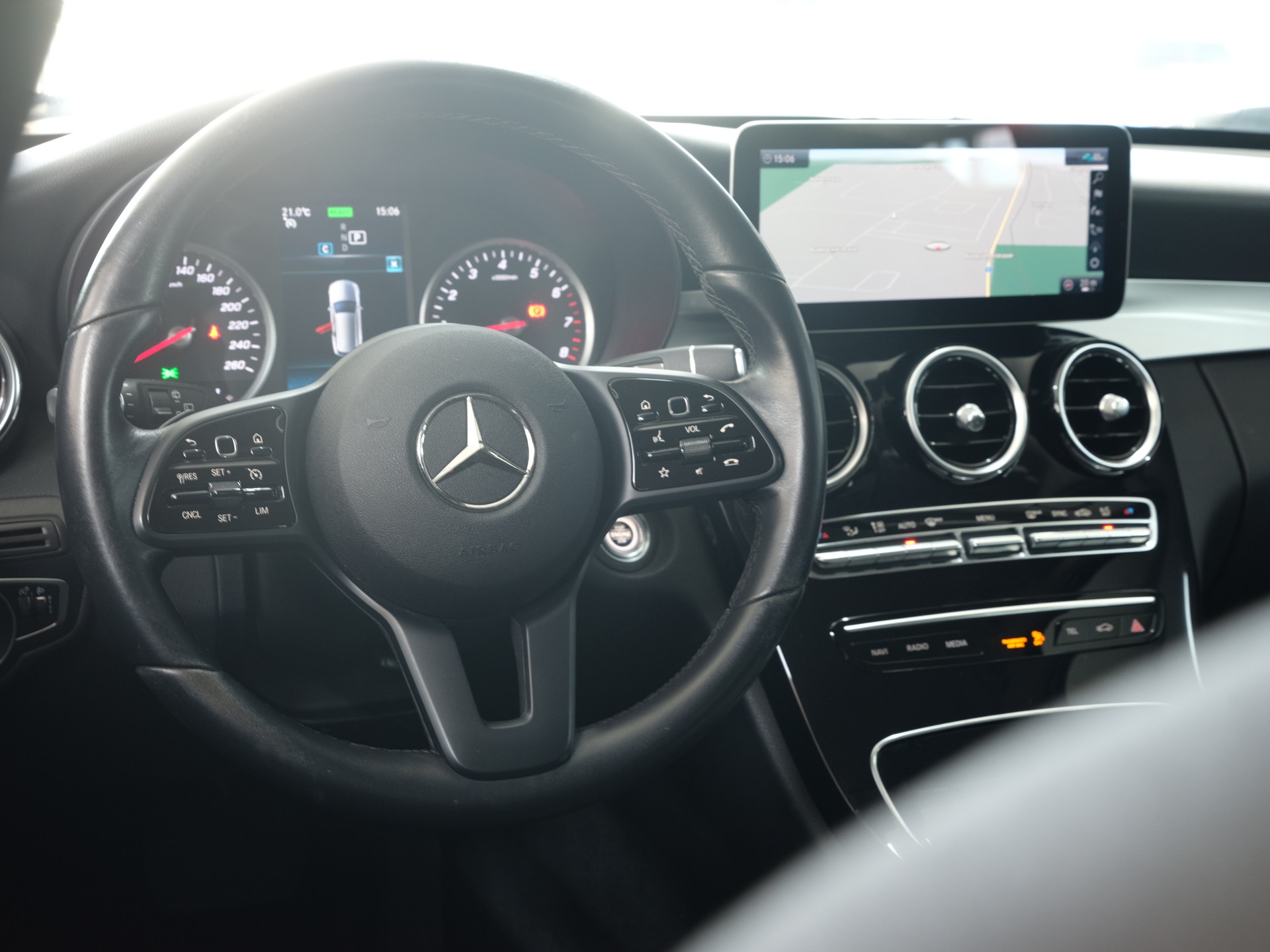 MERCEDES-BENZ C 200 Swiss Star 4M 9G-Tronic *Rückfahrkamera*-image-24