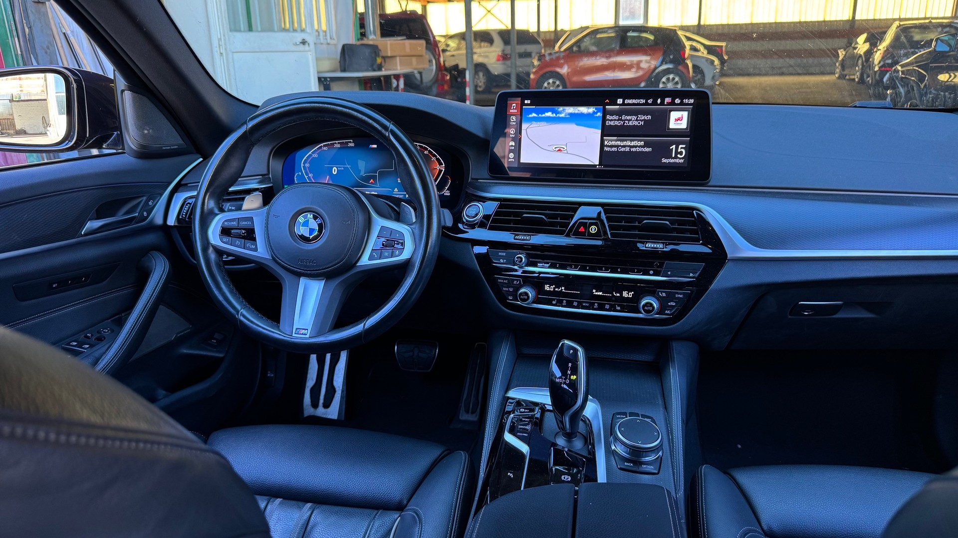 BMW 520d xDrive 48V Touring M Sport Steptronic-image-11