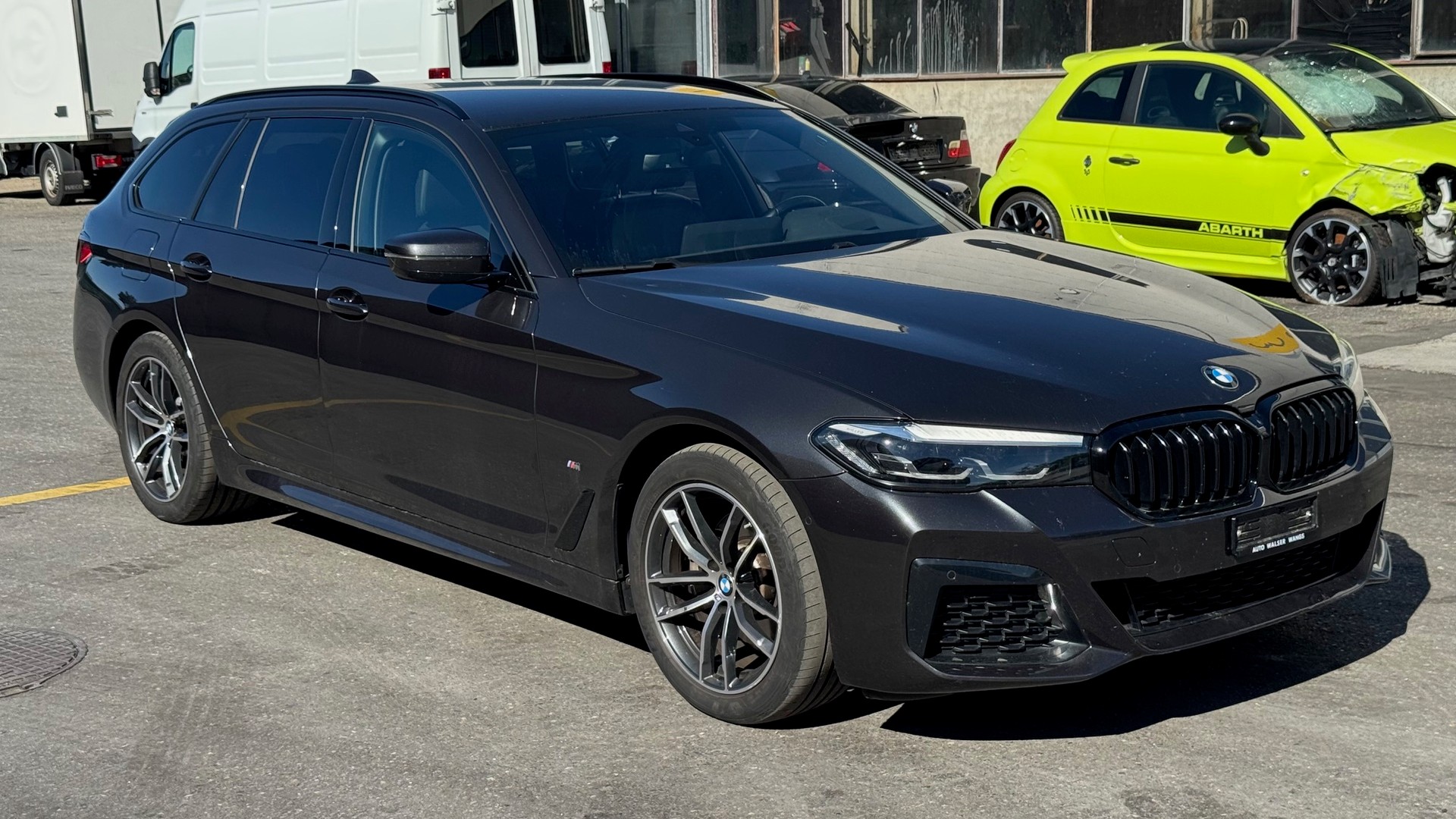 BMW 520d xDrive 48V Touring M Sport Steptronic-image-2