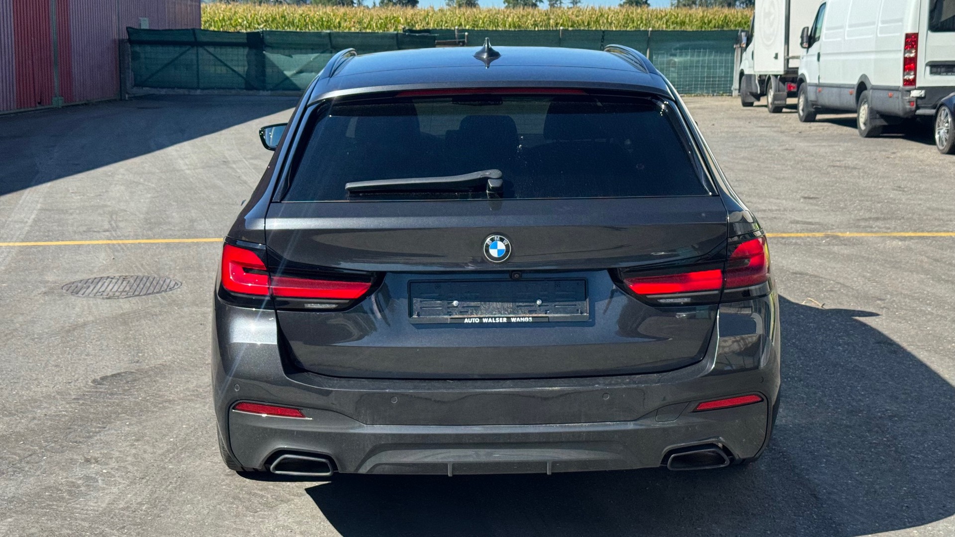 BMW 520d xDrive 48V Touring M Sport Steptronic-image-5
