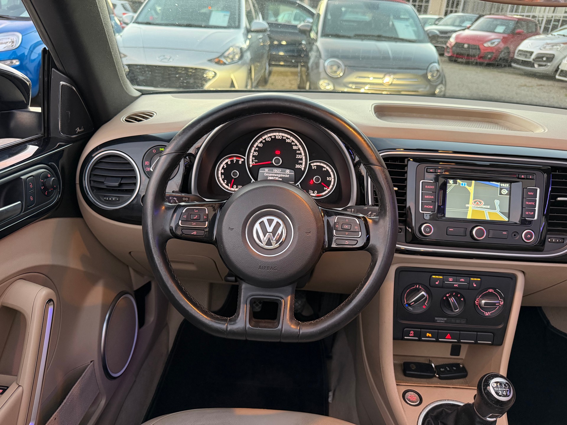 VW Beetle Cabrio 1.2 TSI BMT Design-image-22