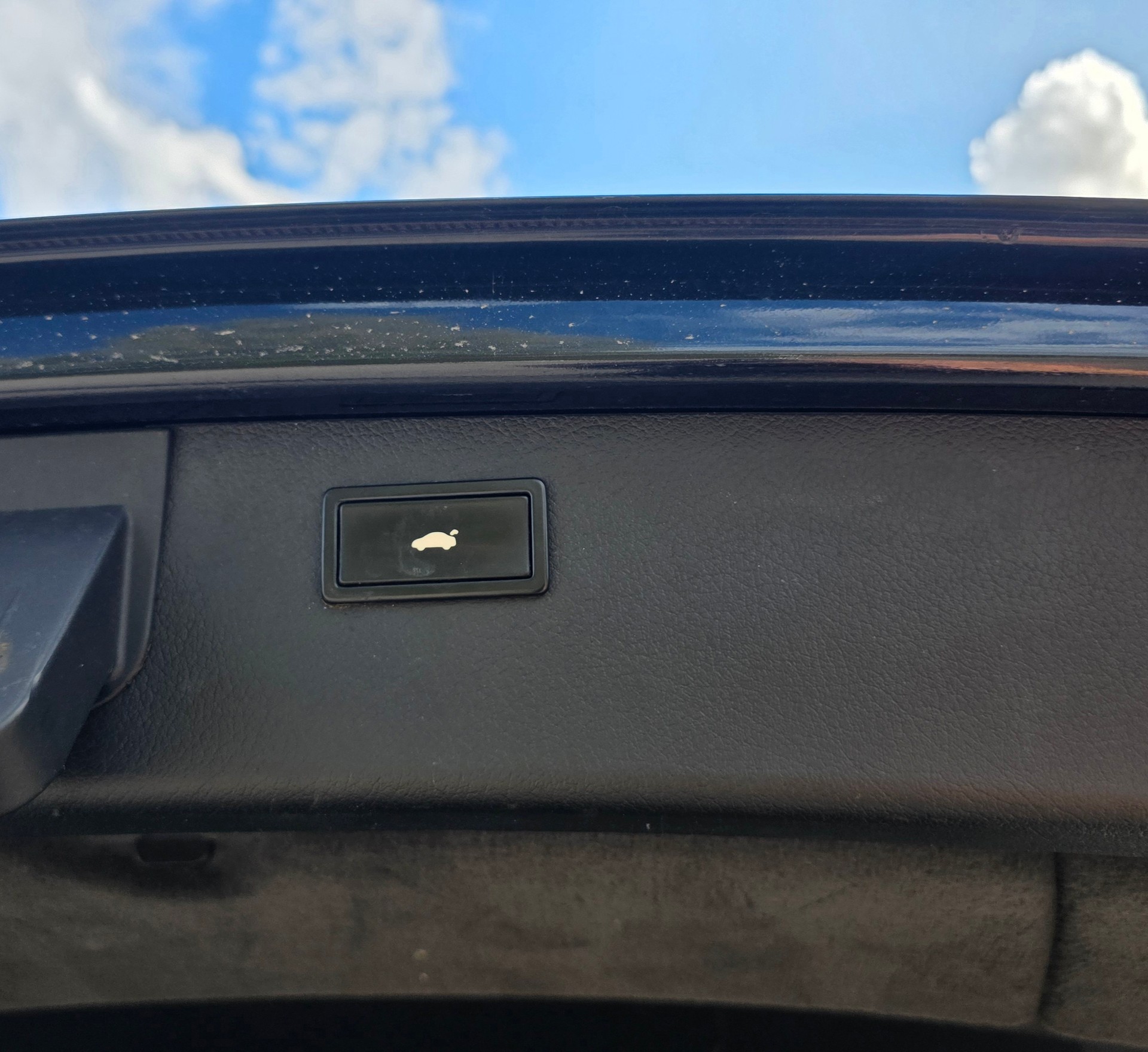 AUDI A6 Avant 3.0 V6 TDI quattro S line-image-10