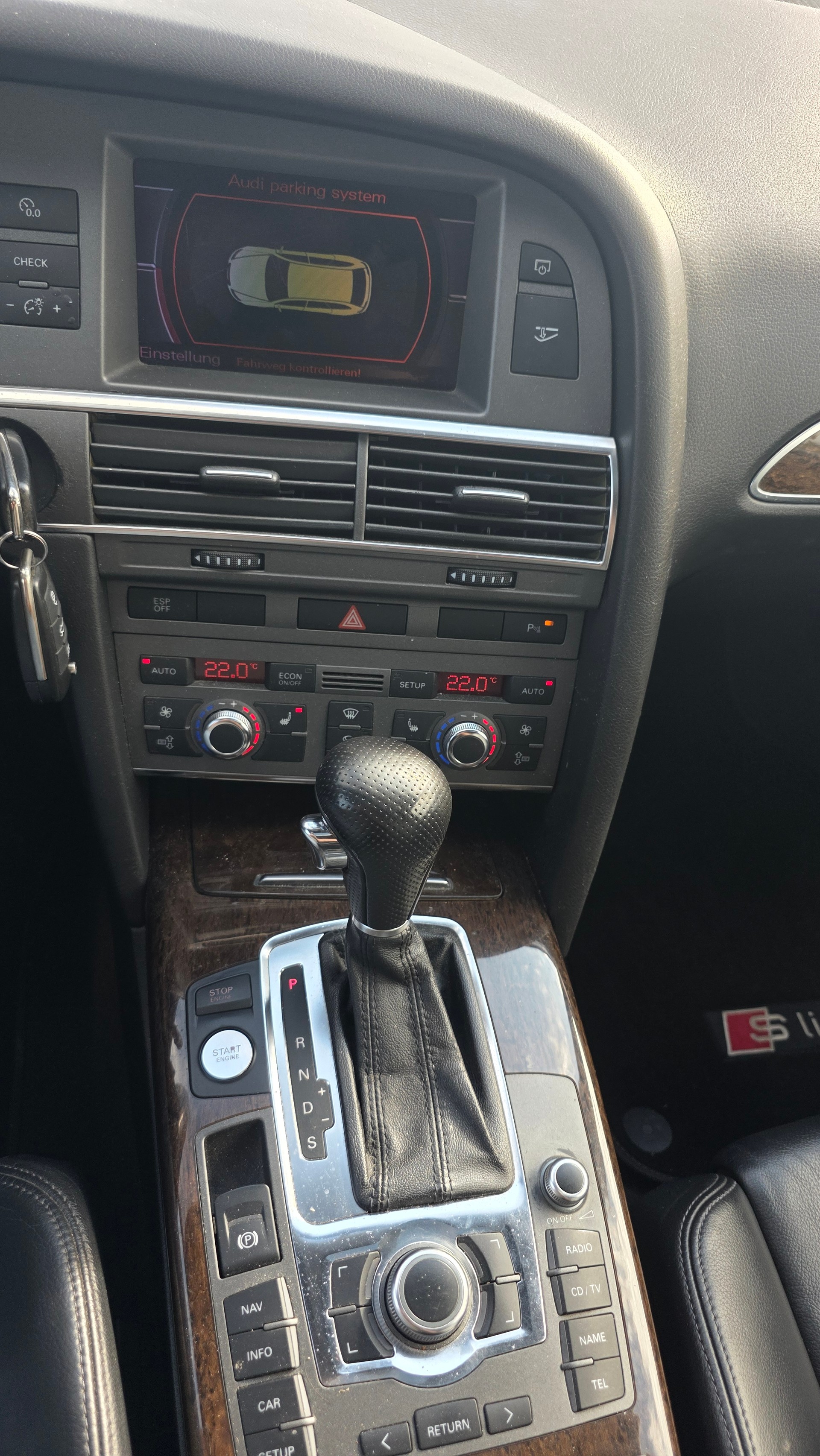 AUDI A6 Avant 3.0 V6 TDI quattro S line-image-9