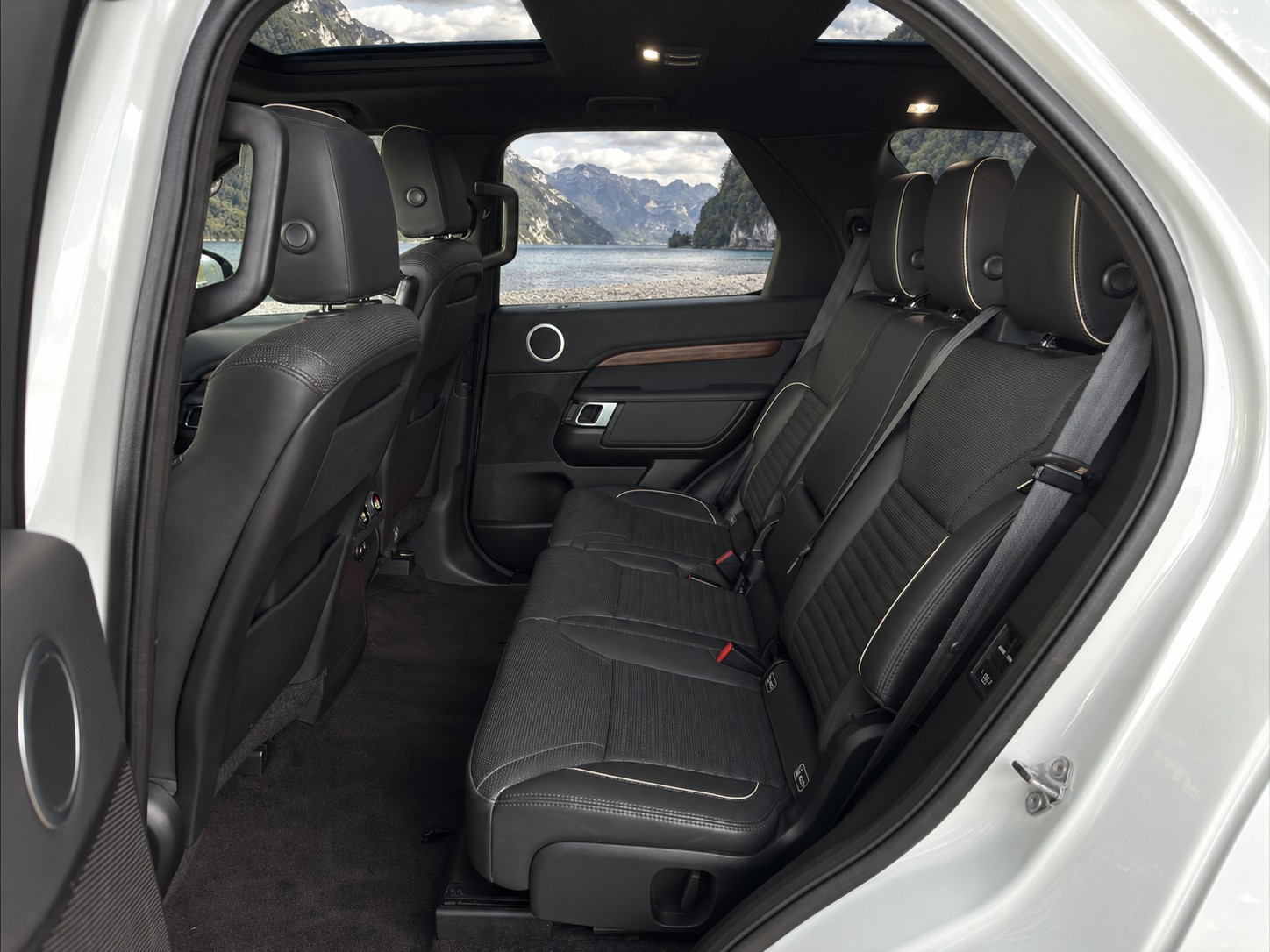 LAND ROVER Land Rover Discovery 5 HSE Luxury | 7-Sitzer | Steuerkette neu | Panorama | AHK-image-5