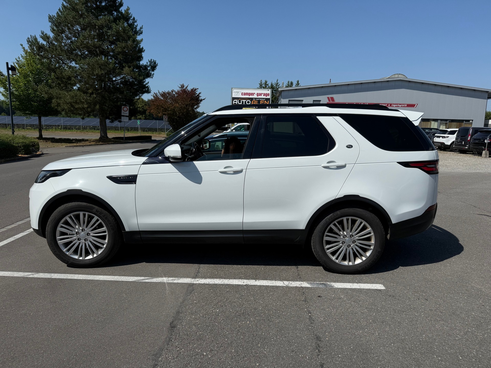 LAND ROVER 2.0 TD4 HSE Luxury *7 Sitzer*AHK*Glasschiebedach-image-1