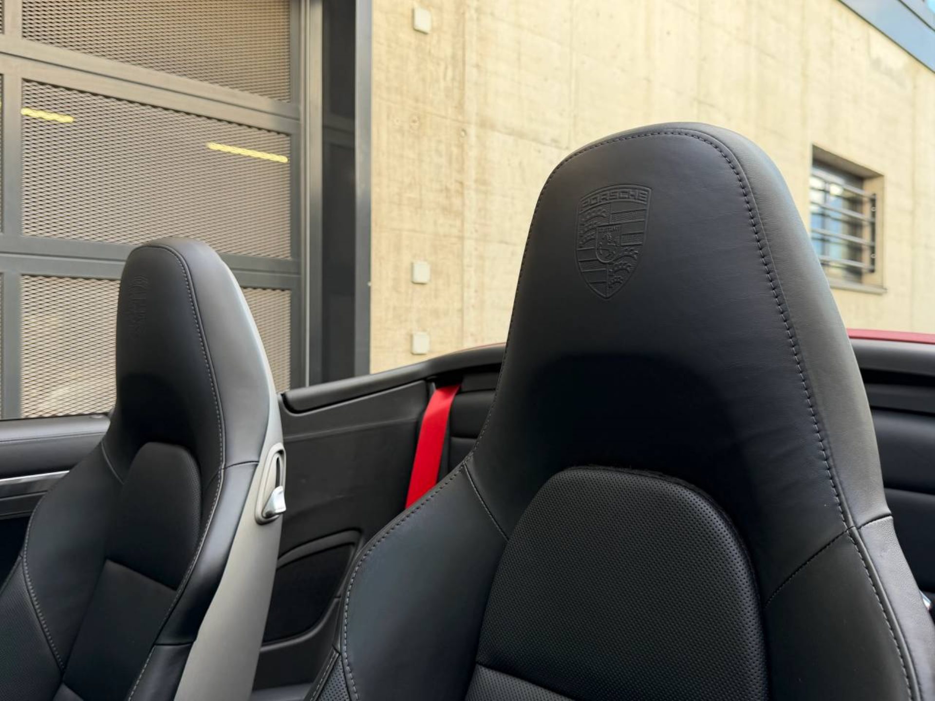PORSCHE 911 Carrera 4S Cabriolet-image-25