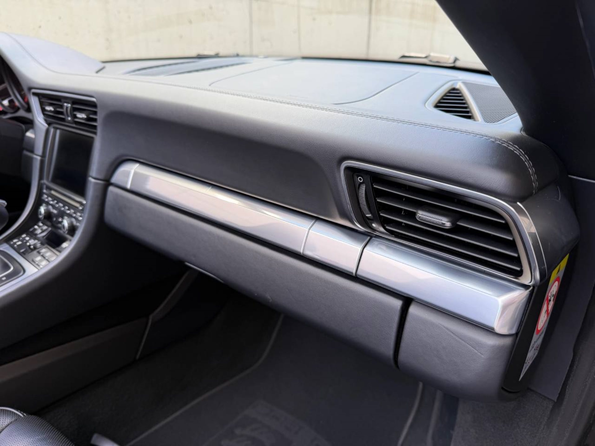 PORSCHE 911 Carrera 4S Cabriolet-image-31