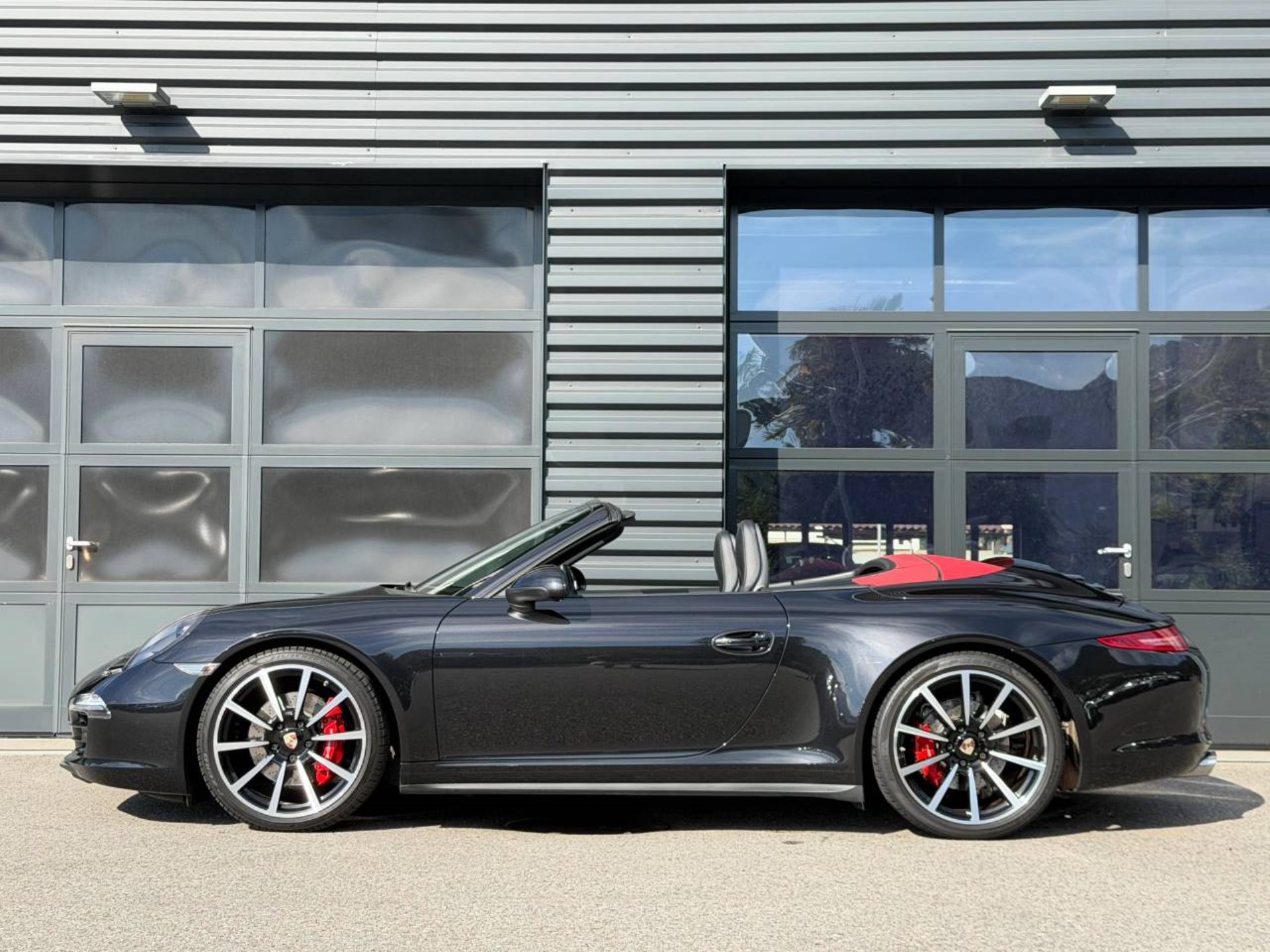 PORSCHE 911 Carrera 4S Cabriolet-image-1