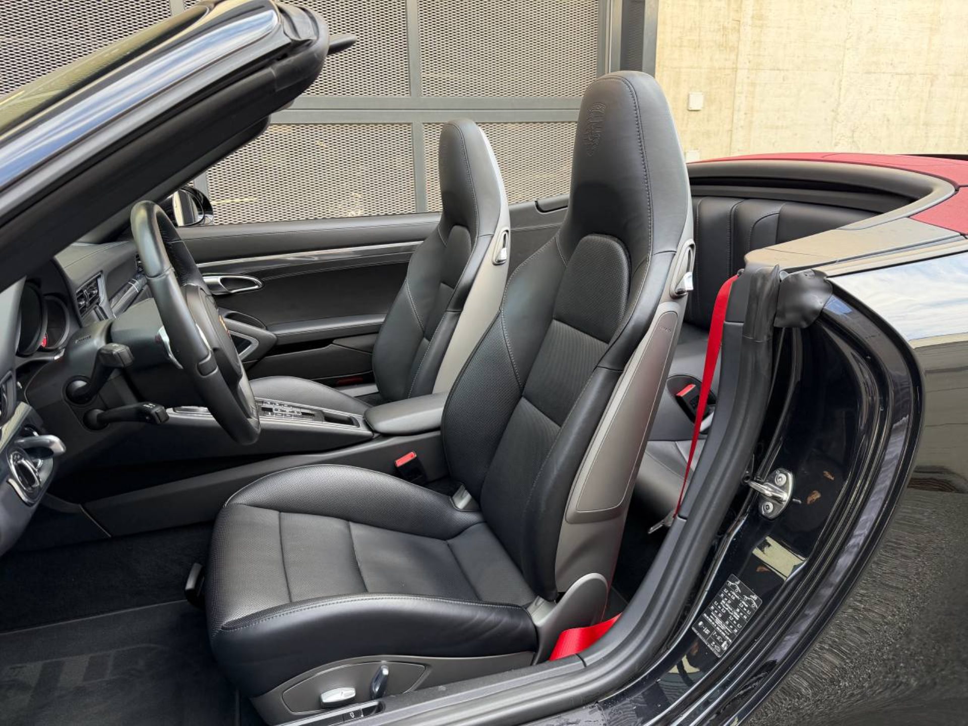 PORSCHE 911 Carrera 4S Cabriolet-image-17