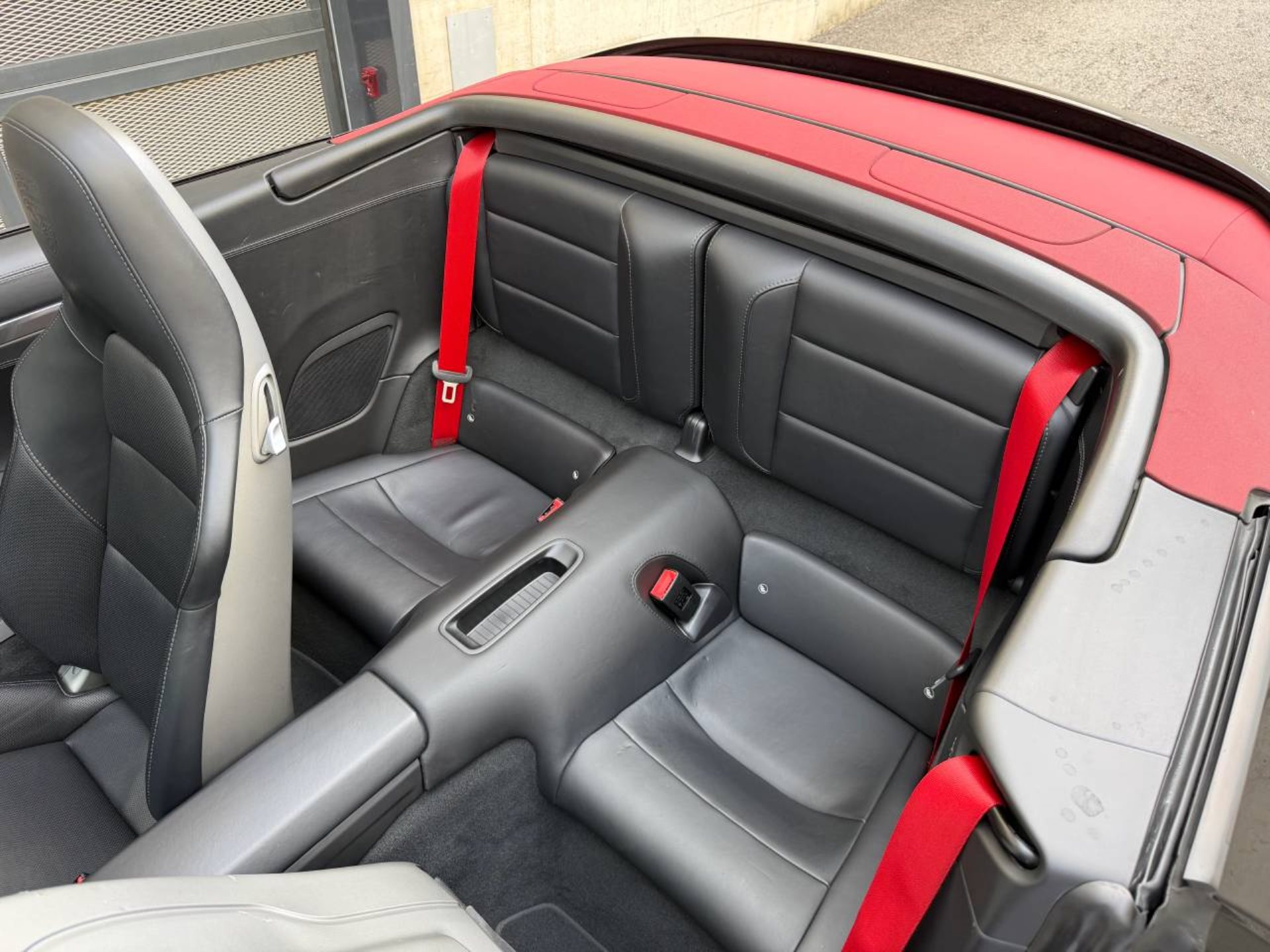 PORSCHE 911 Carrera 4S Cabriolet-image-23