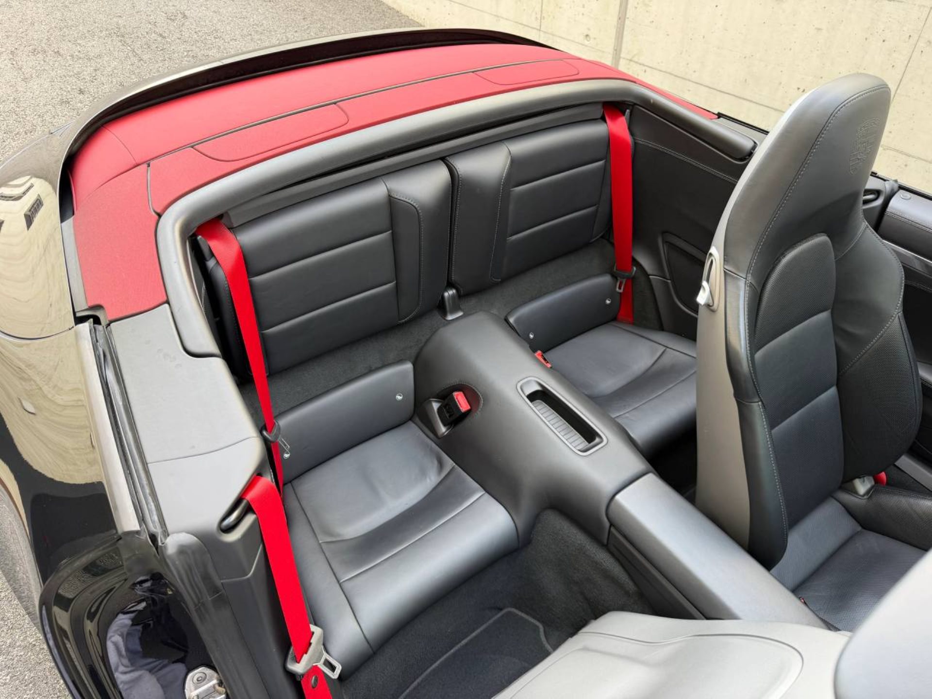 PORSCHE 911 Carrera 4S Cabriolet-image-30