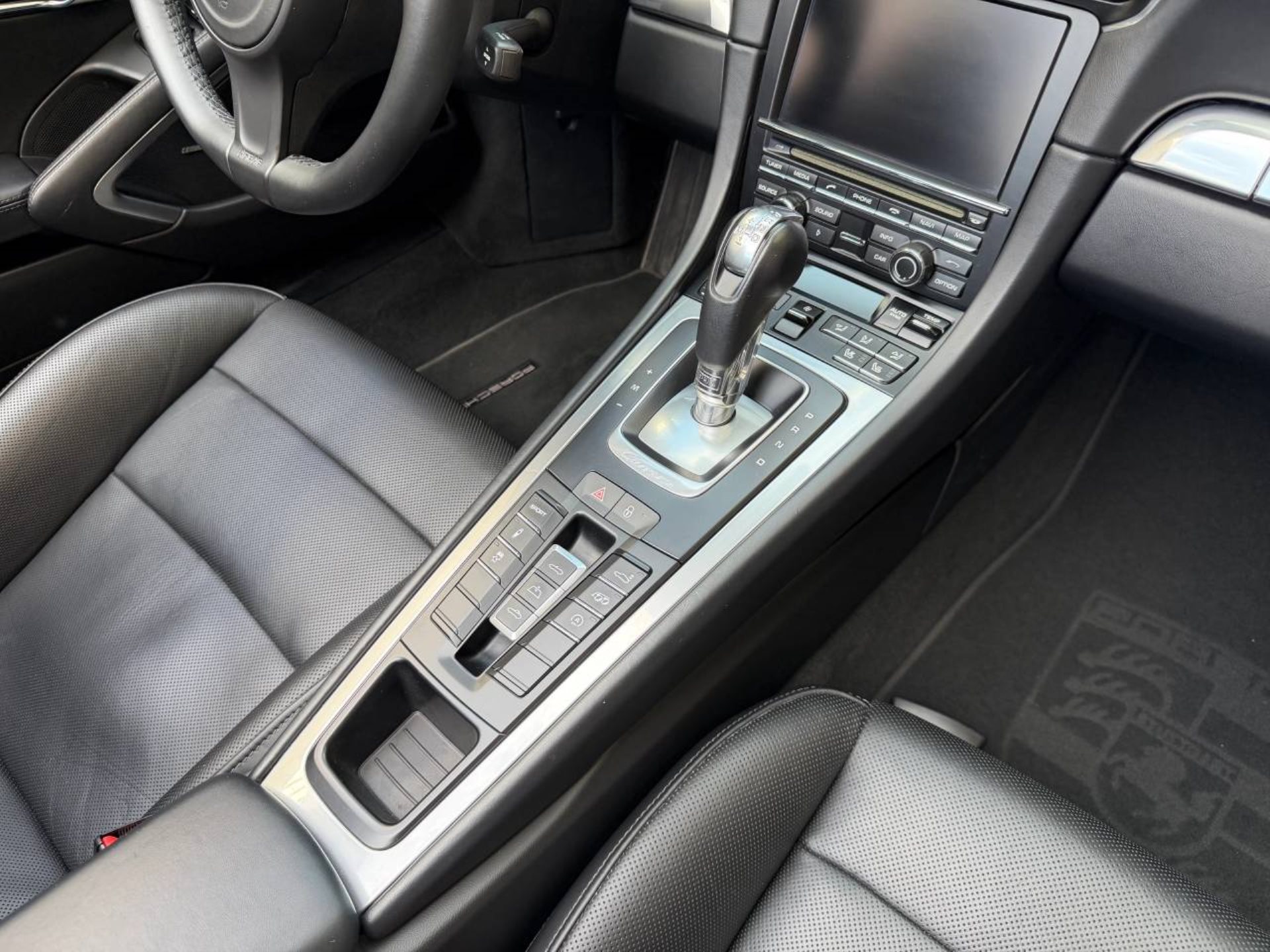 PORSCHE 911 Carrera 4S Cabriolet-image-29