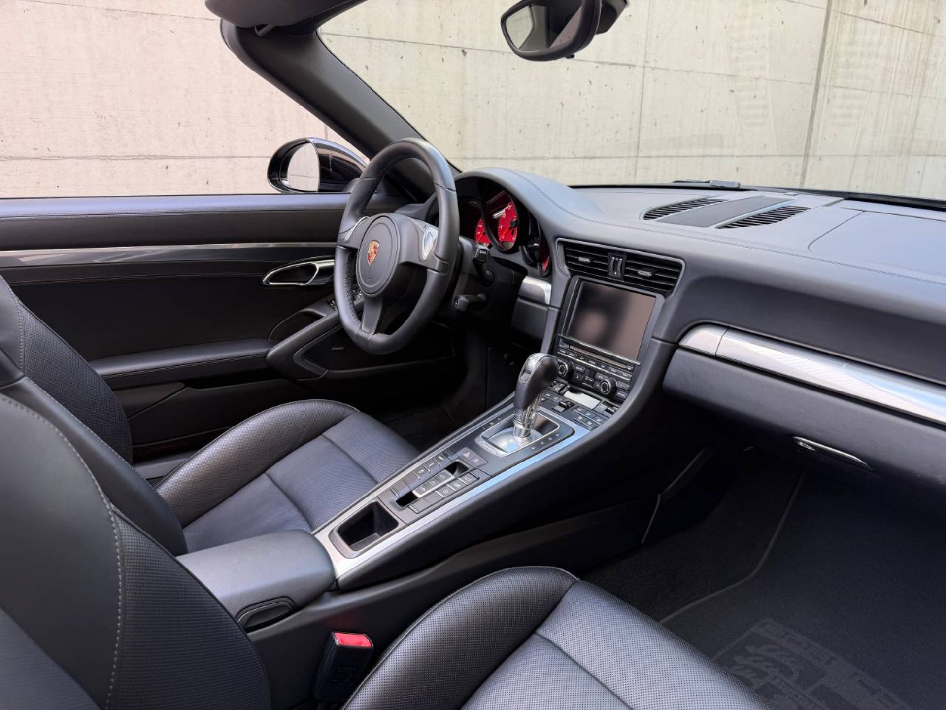 PORSCHE 911 Carrera 4S Cabriolet-image-26