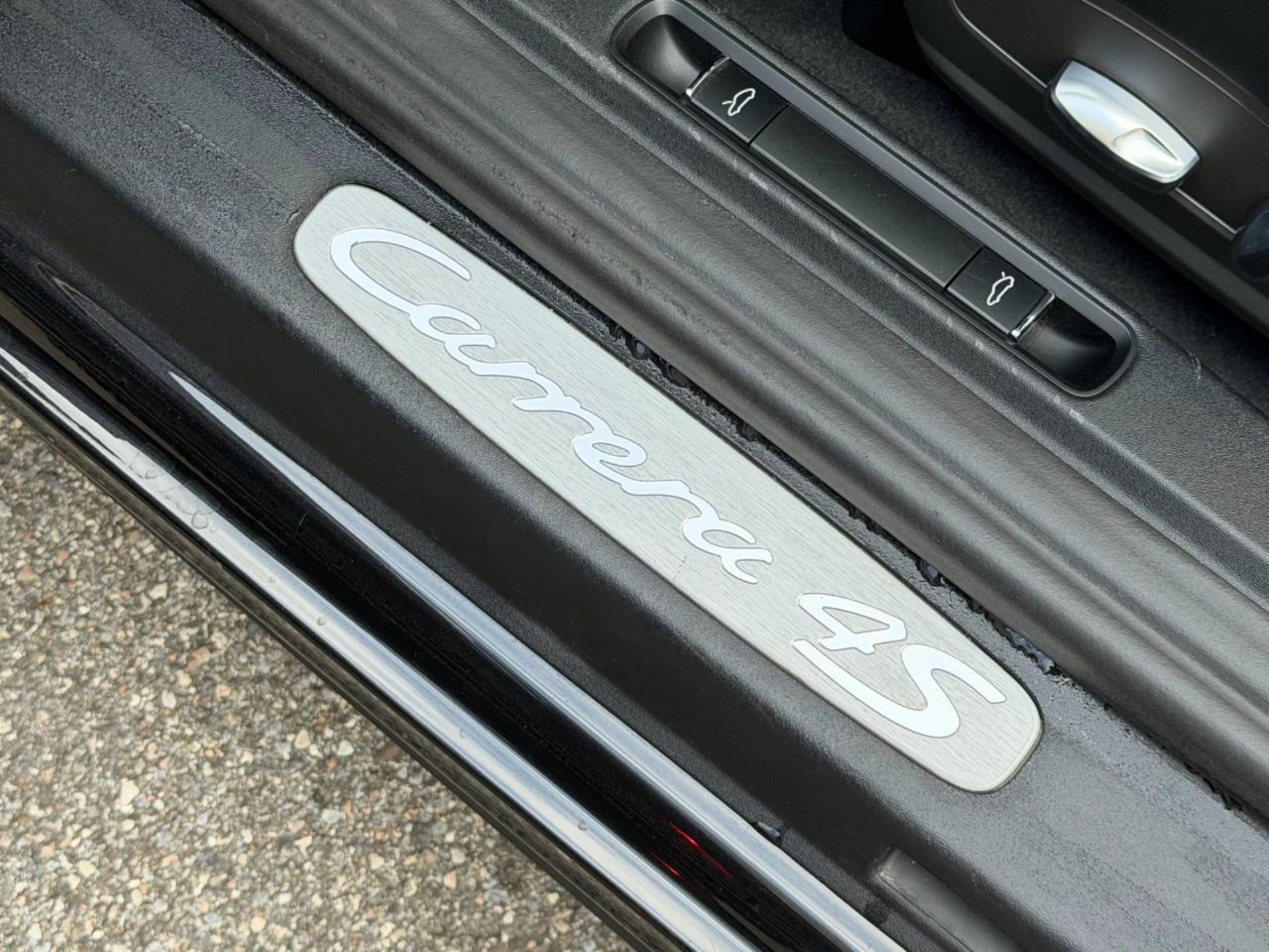 PORSCHE 911 Carrera 4S Cabriolet-image-27