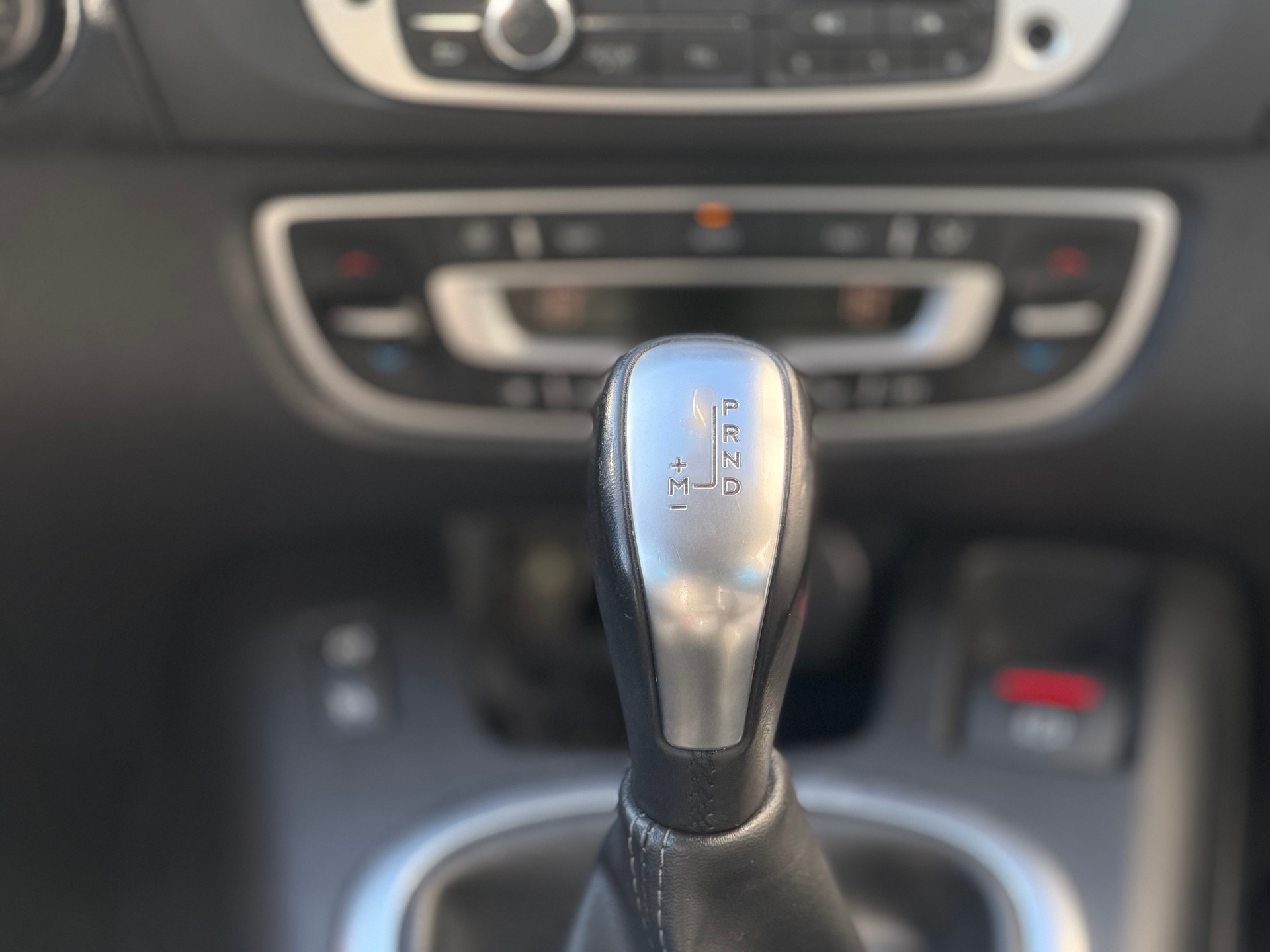 RENAULT Scénic 1.5 dCi Expression EDC-image-7
