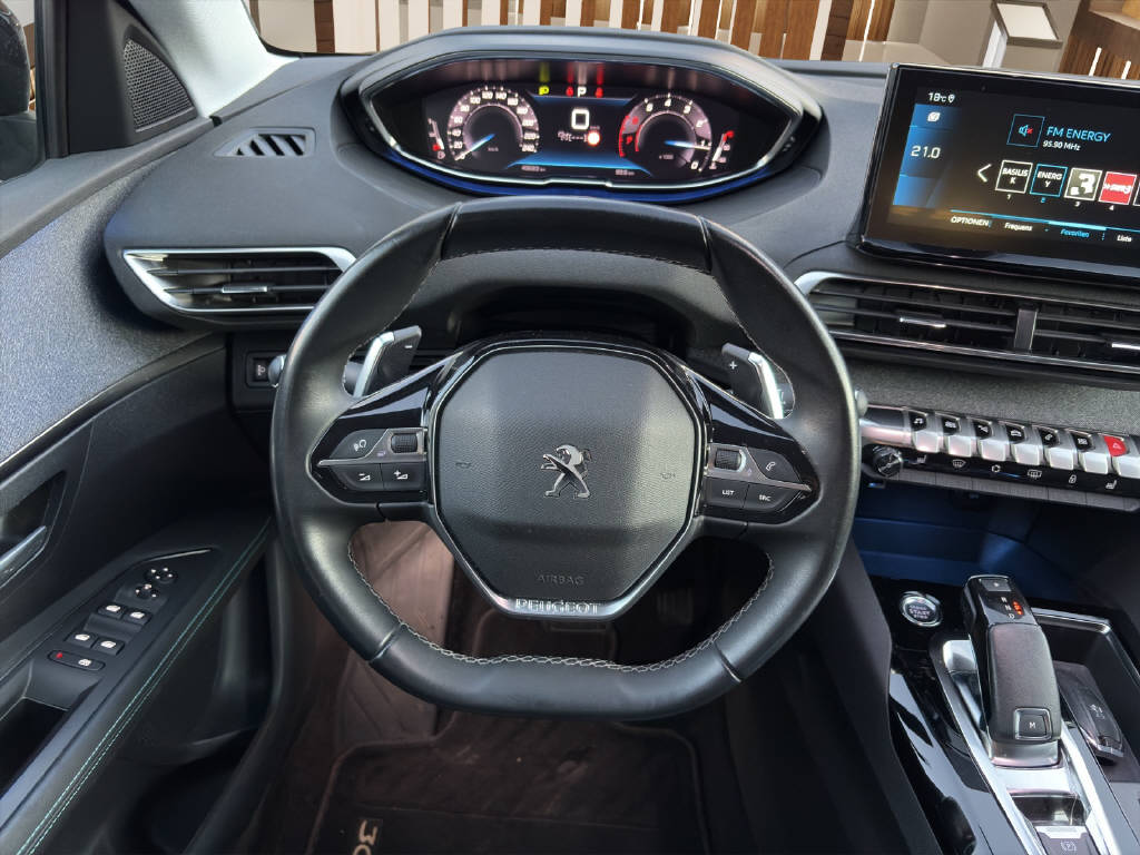 PEUGEOT 3008 1.2 PureTech Allure Pack-image-10