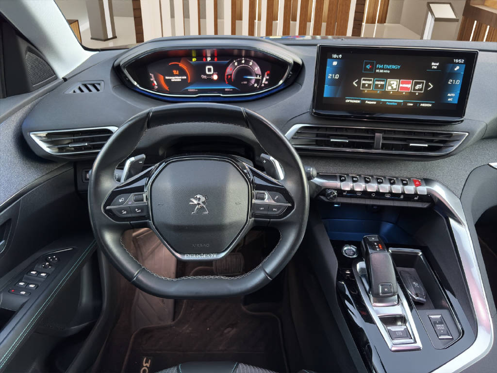 PEUGEOT 3008 1.2 PureTech Allure Pack-image-9