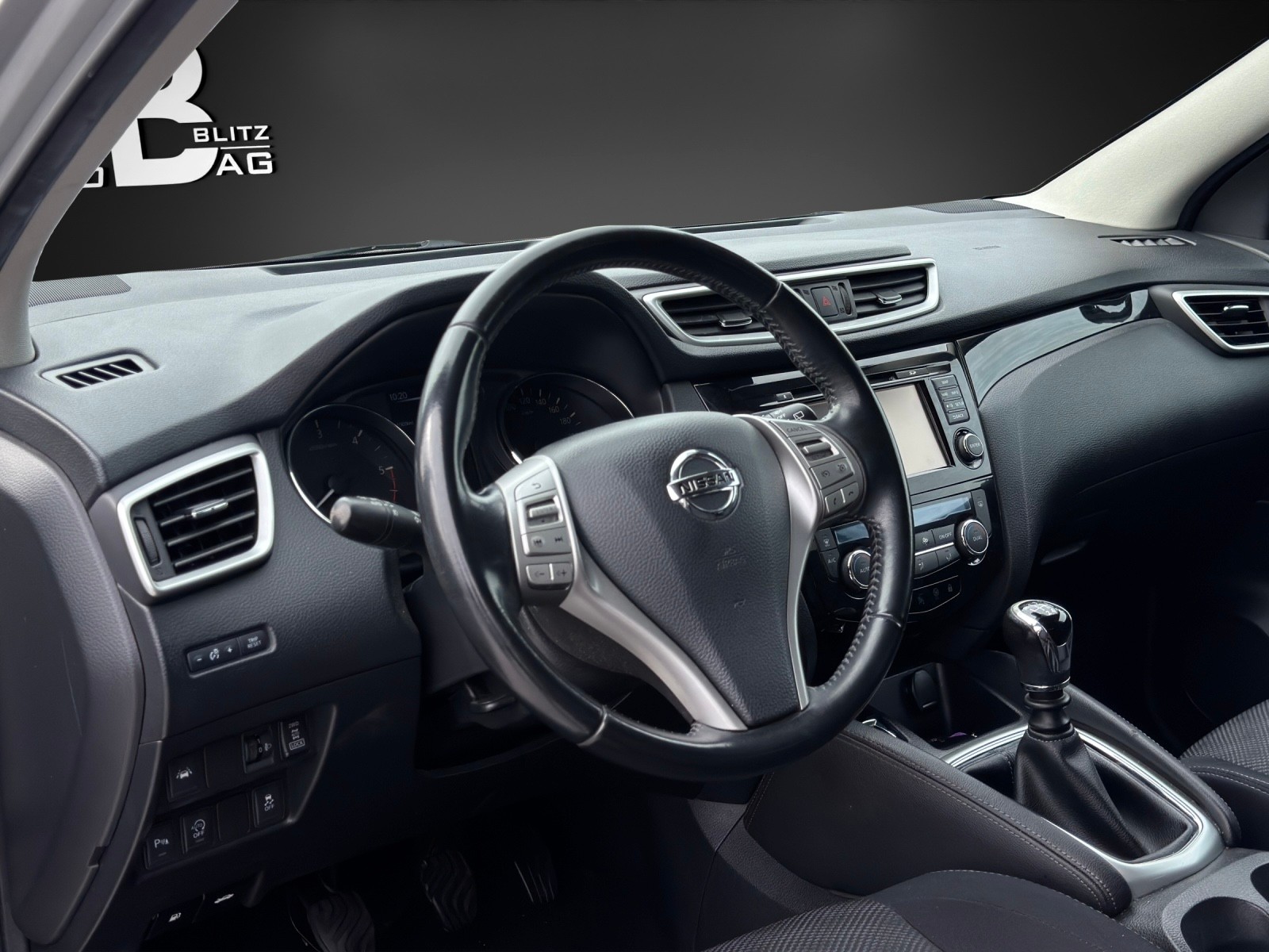 NISSAN Qashqai 1.6 dCi N-Connecta ALL-MODE 4x4-image-7