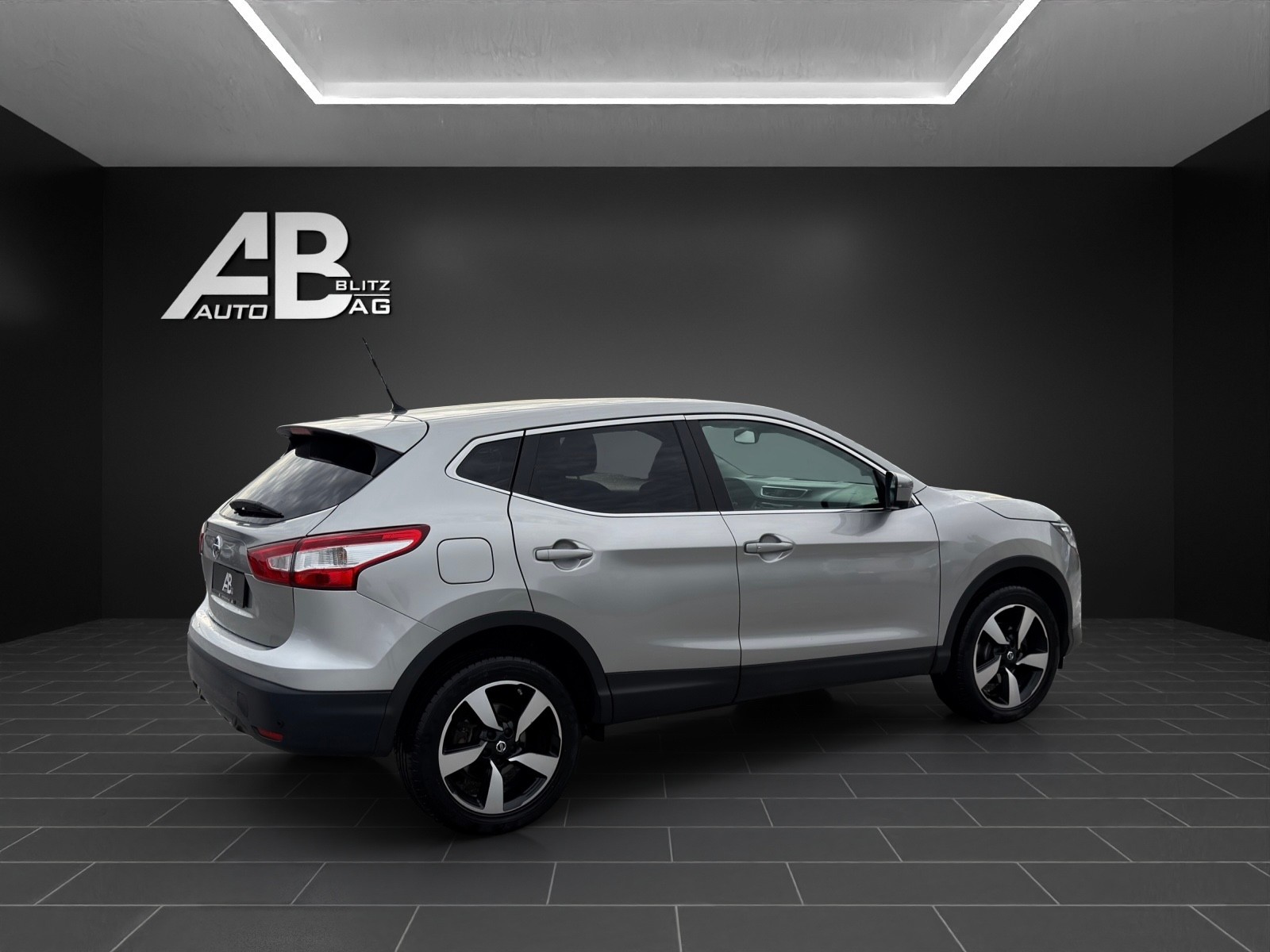 NISSAN Qashqai 1.6 dCi N-Connecta ALL-MODE 4x4-image-4