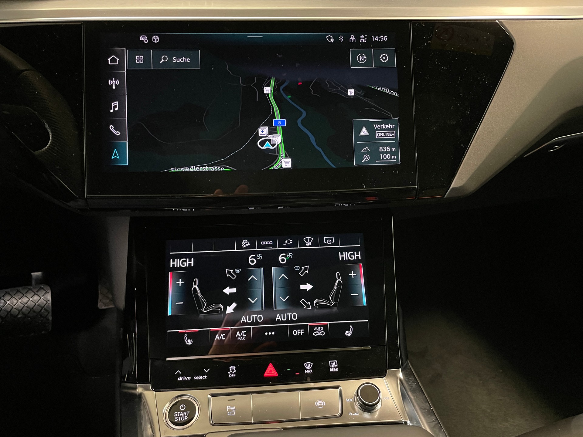 AUDI e-tron 55 S Line quattro-image-17