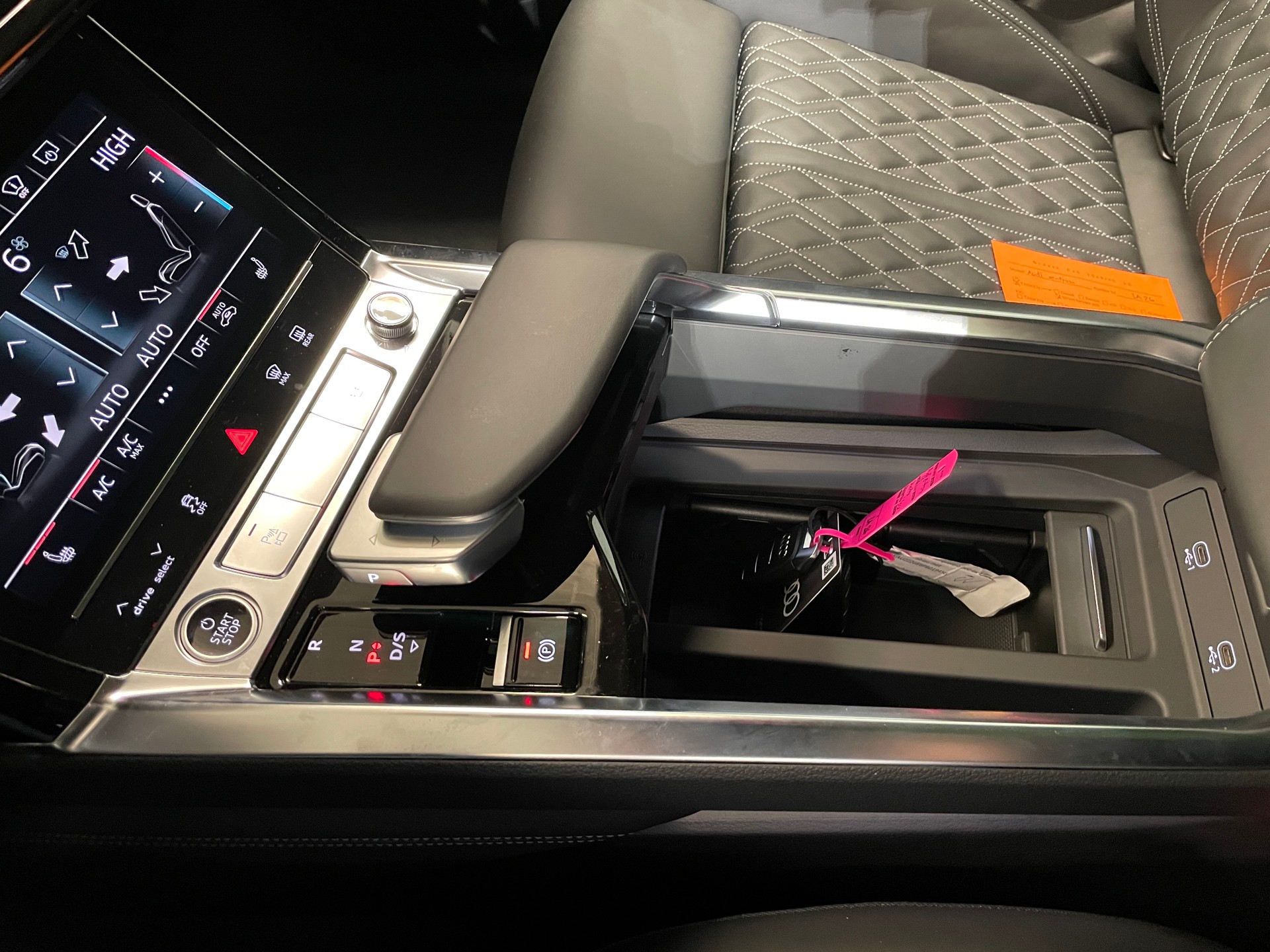 AUDI e-tron 55 S Line quattro-image-18
