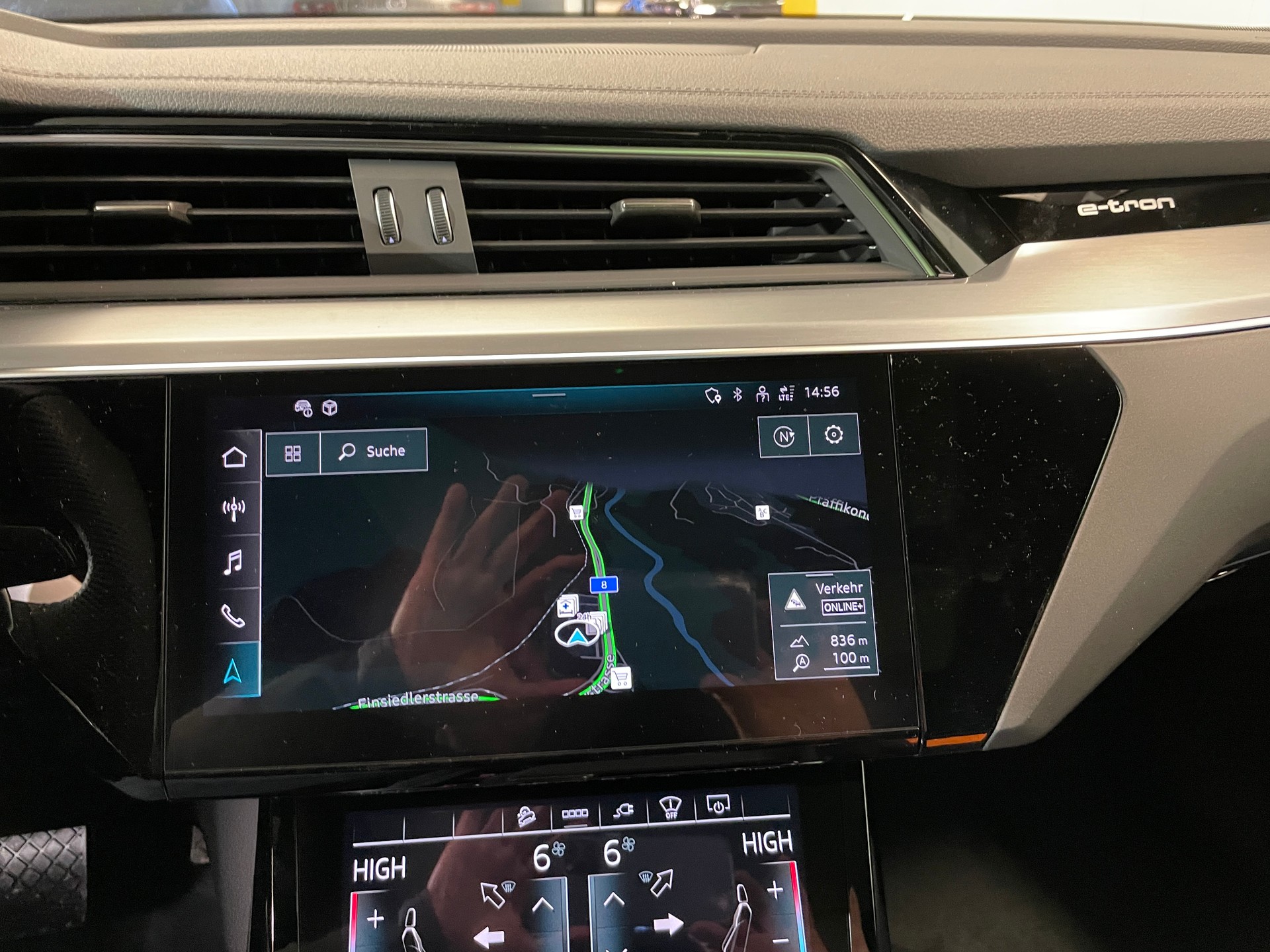 AUDI e-tron 55 S Line quattro-image-16