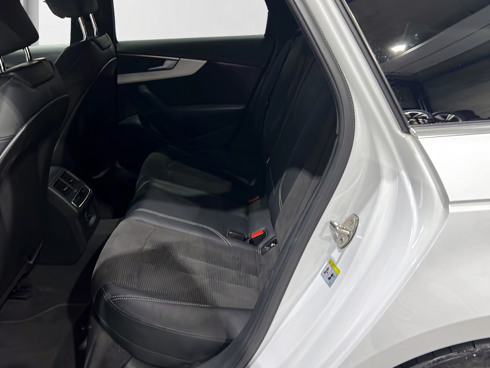 AUDI A4 Avant 40 TDI qu**S-Line,Matrix MED,Tempomat ACC,CH Auslieferung,Frisch ab MFK**-image-9