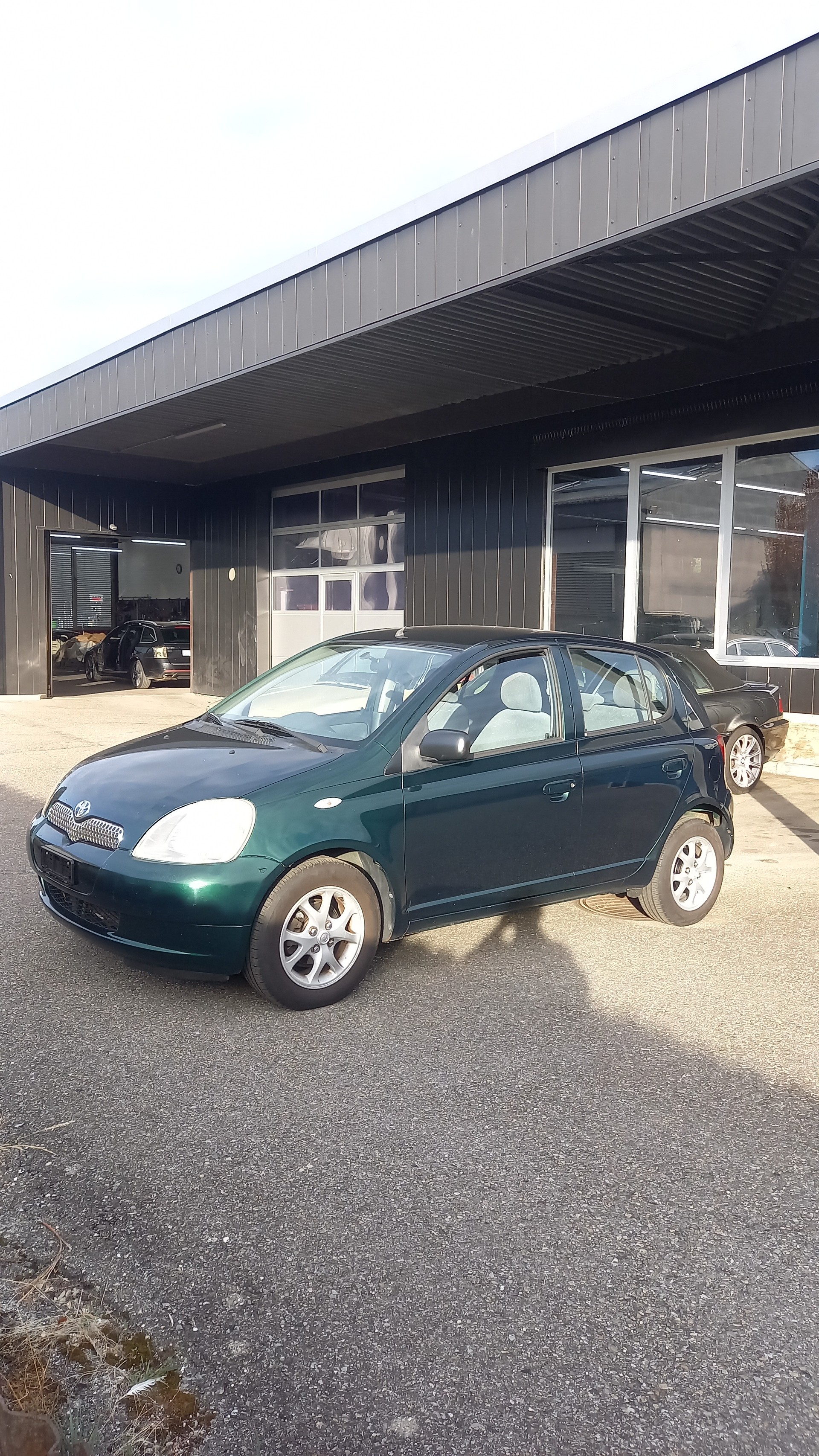 TOYOTA Yaris Linea Sol-image-0