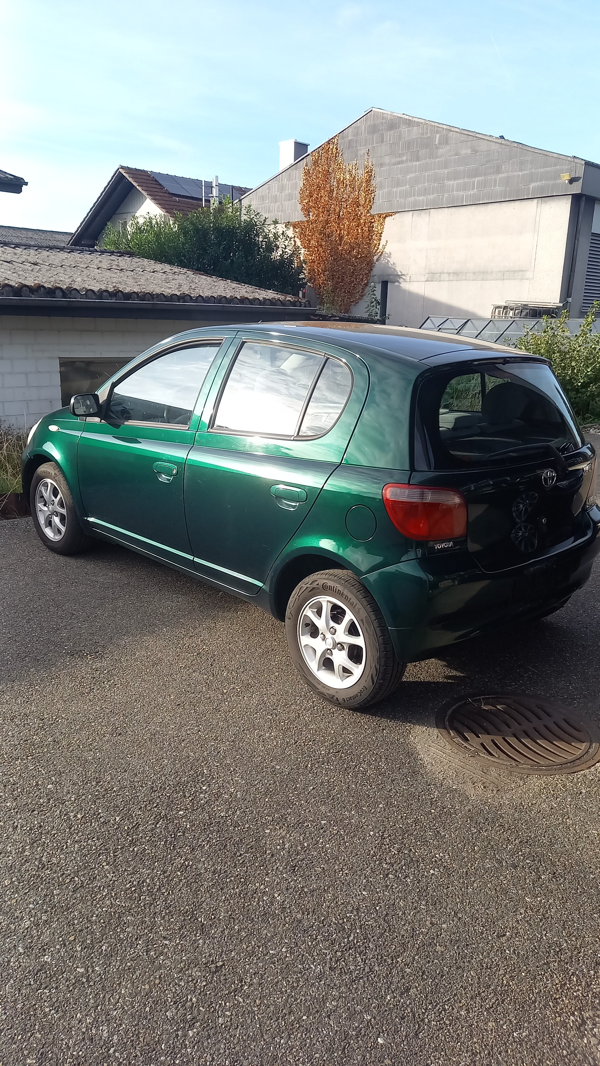 TOYOTA Yaris Linea Sol-image-1