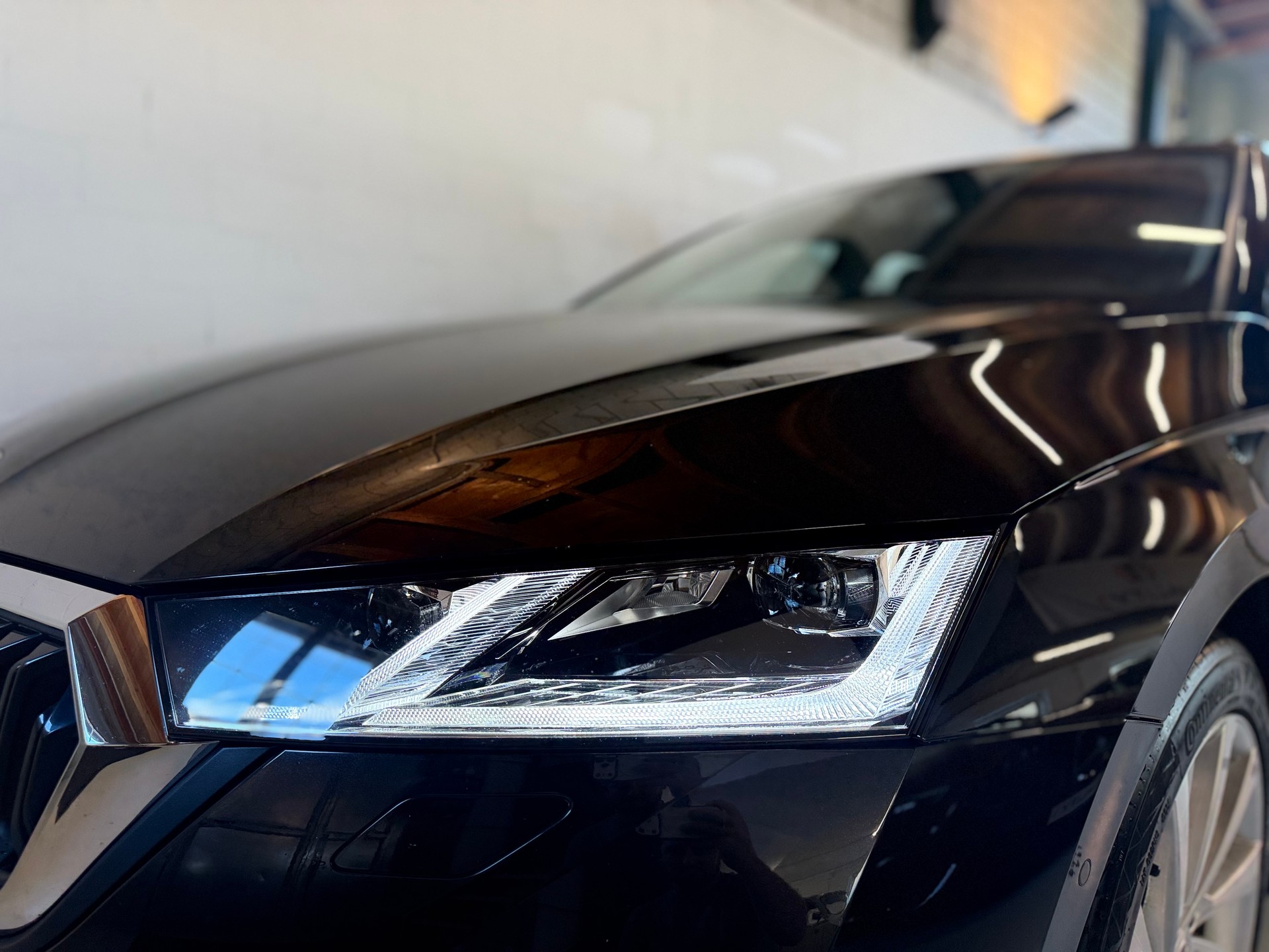 SKODA Octavia Combi 2.0 TDI DSG Style 4x4-image-6